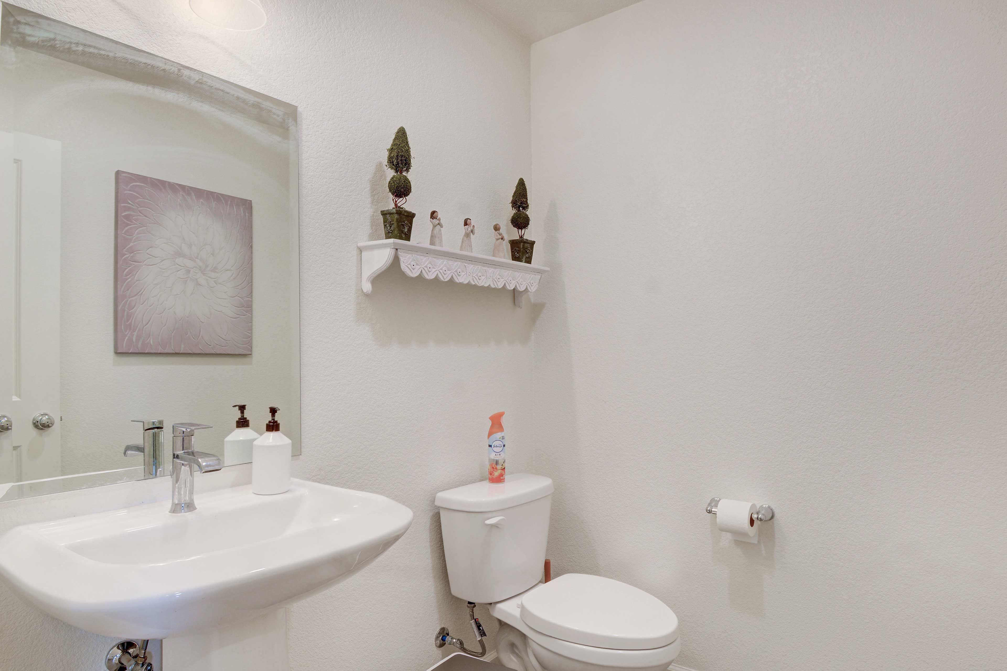 Half Bathroom | 1st Floor