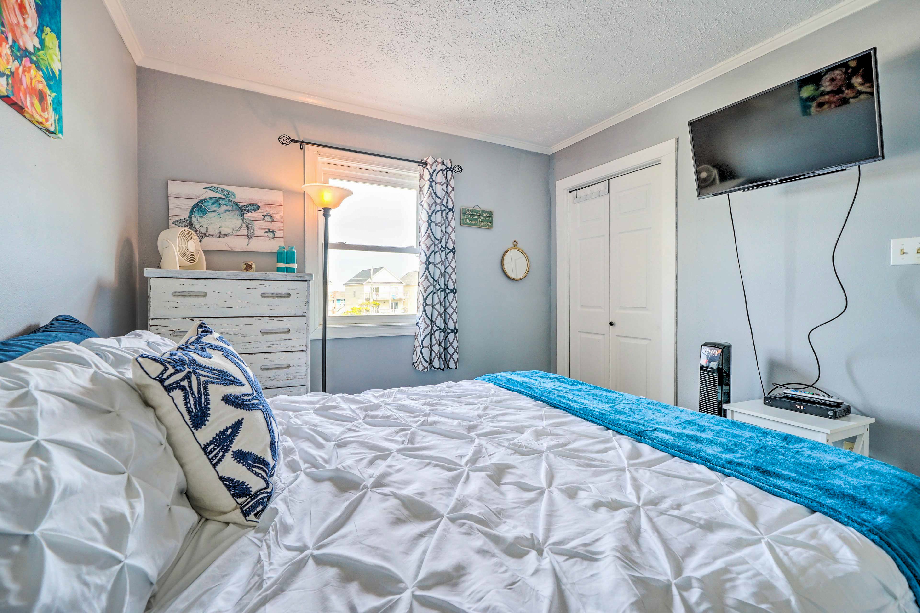 Bedroom 2 | Queen Bed