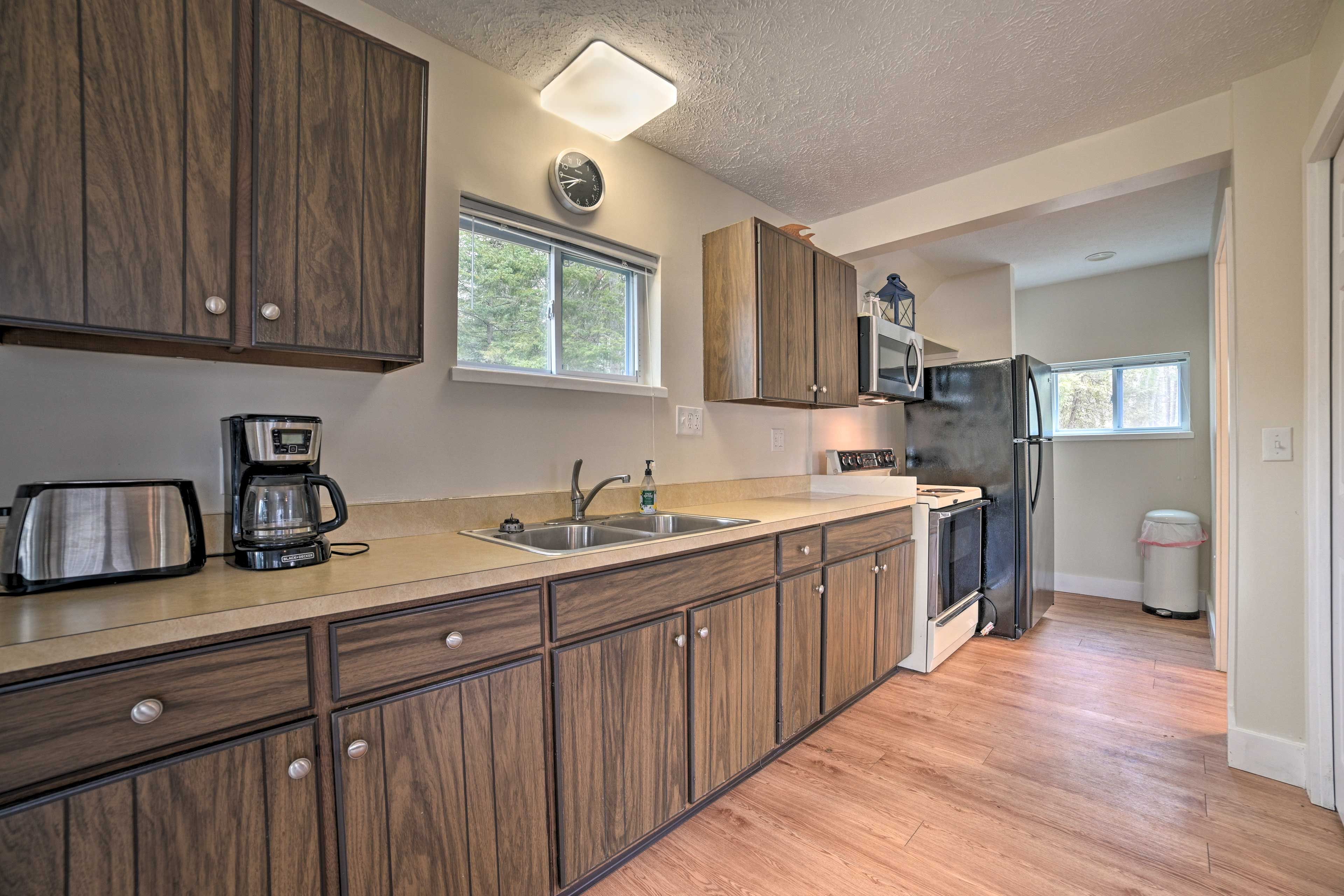 Guest House | Kitchen | Toaster | Blender