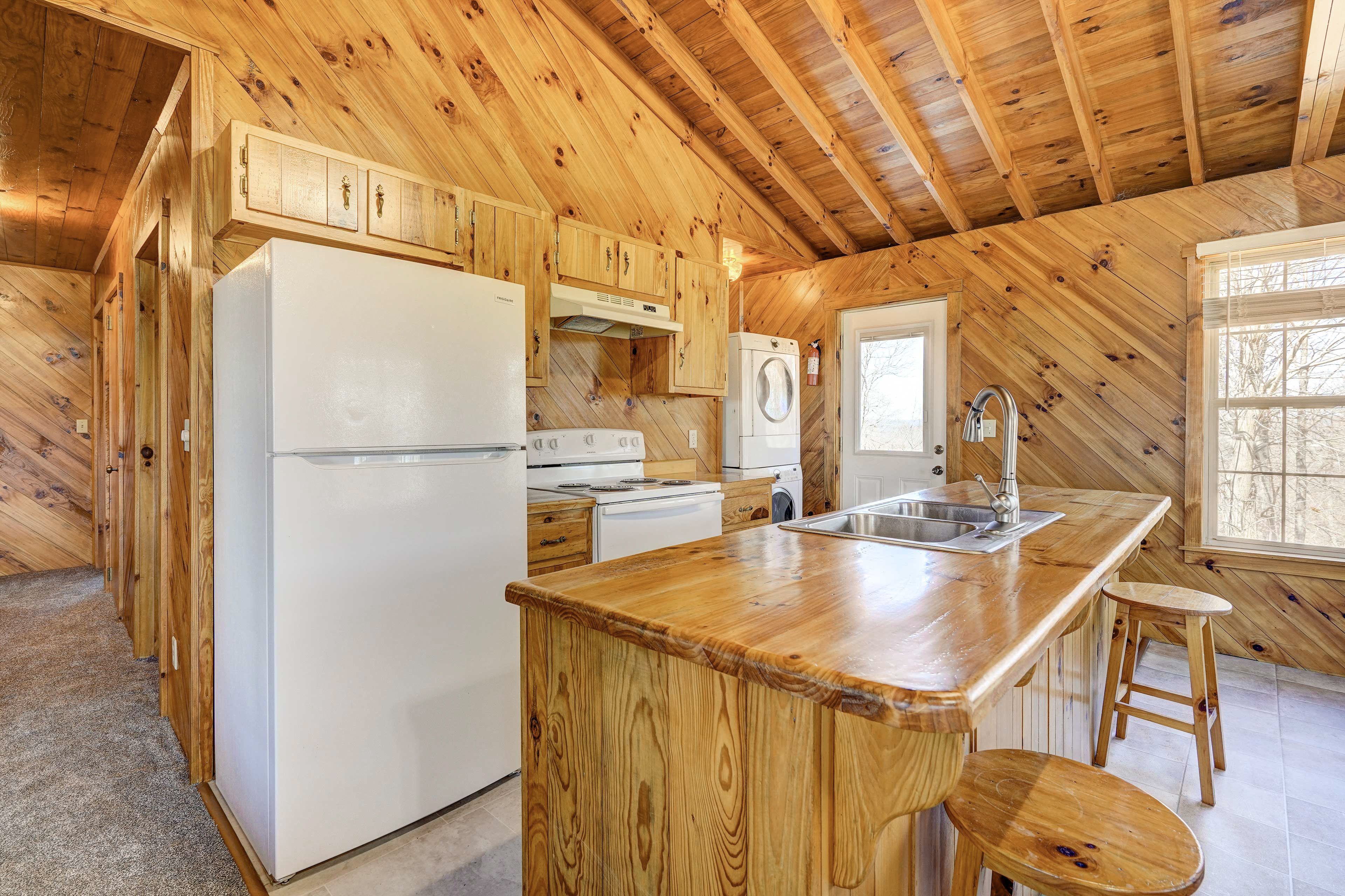 Kitchen | Cooking Basics | Paper Towels/Trash Bags Provided