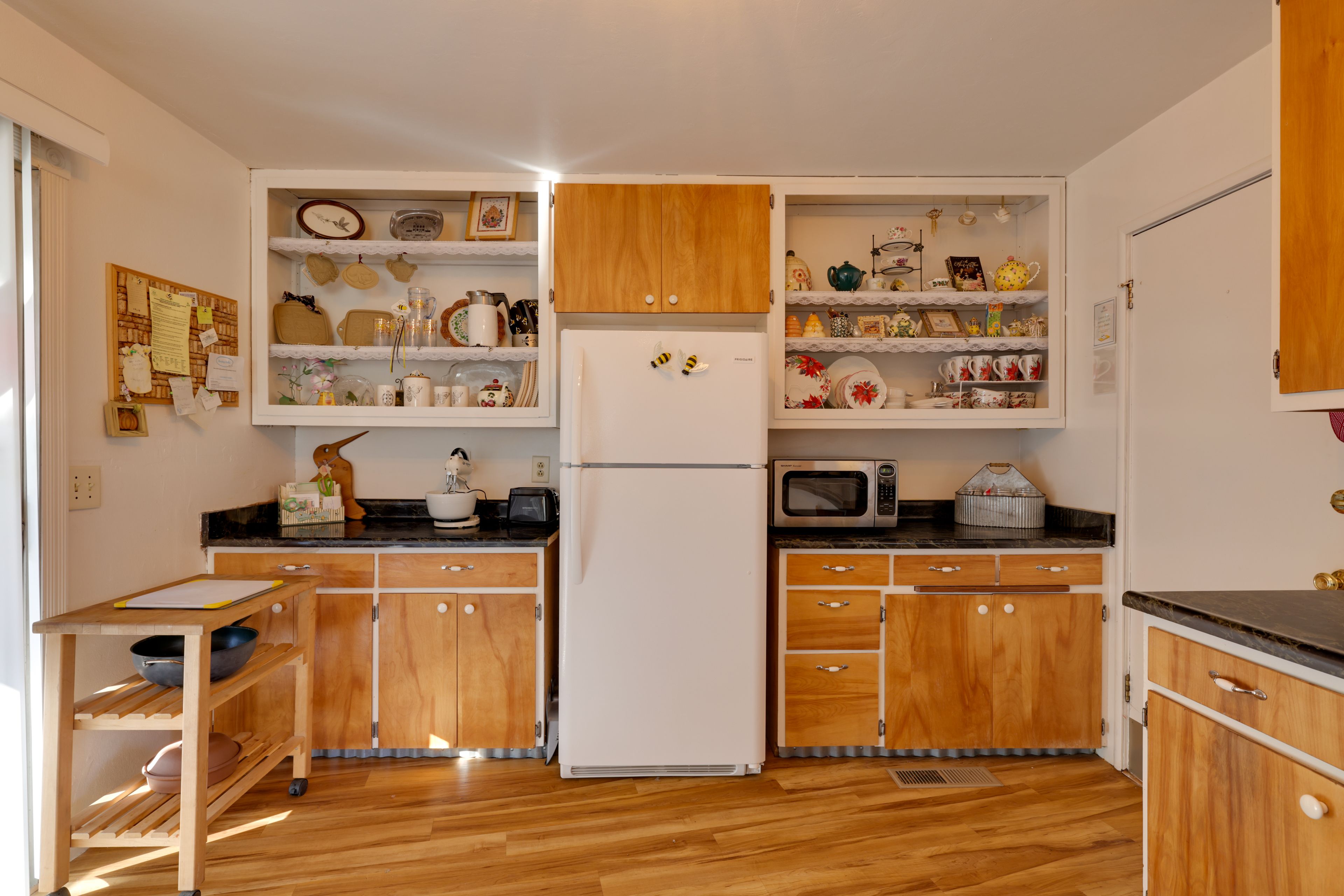 Kitchen | Coffee Maker | Toaster | Complimentary Spices
