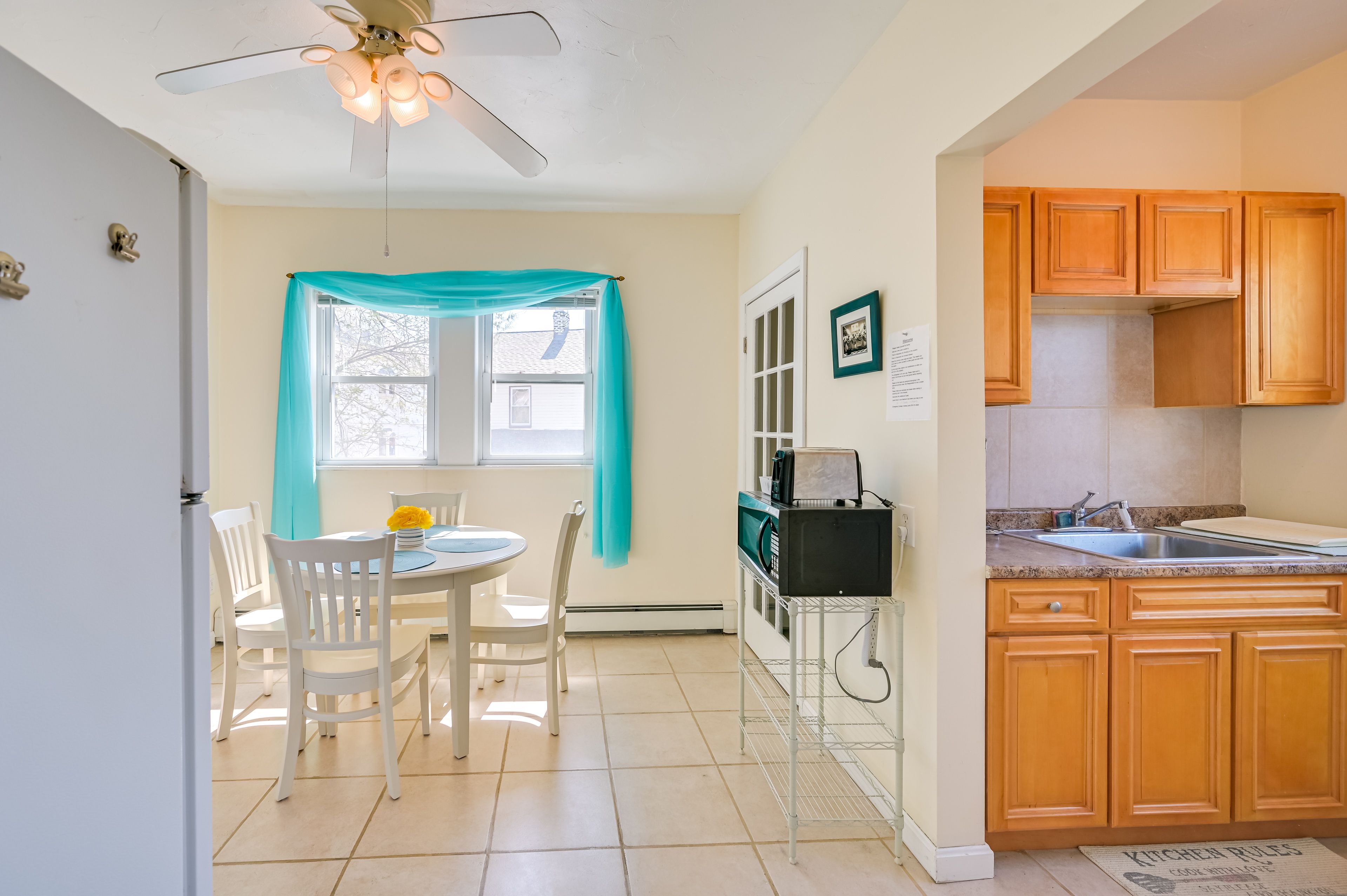 Kitchen & Dining Area