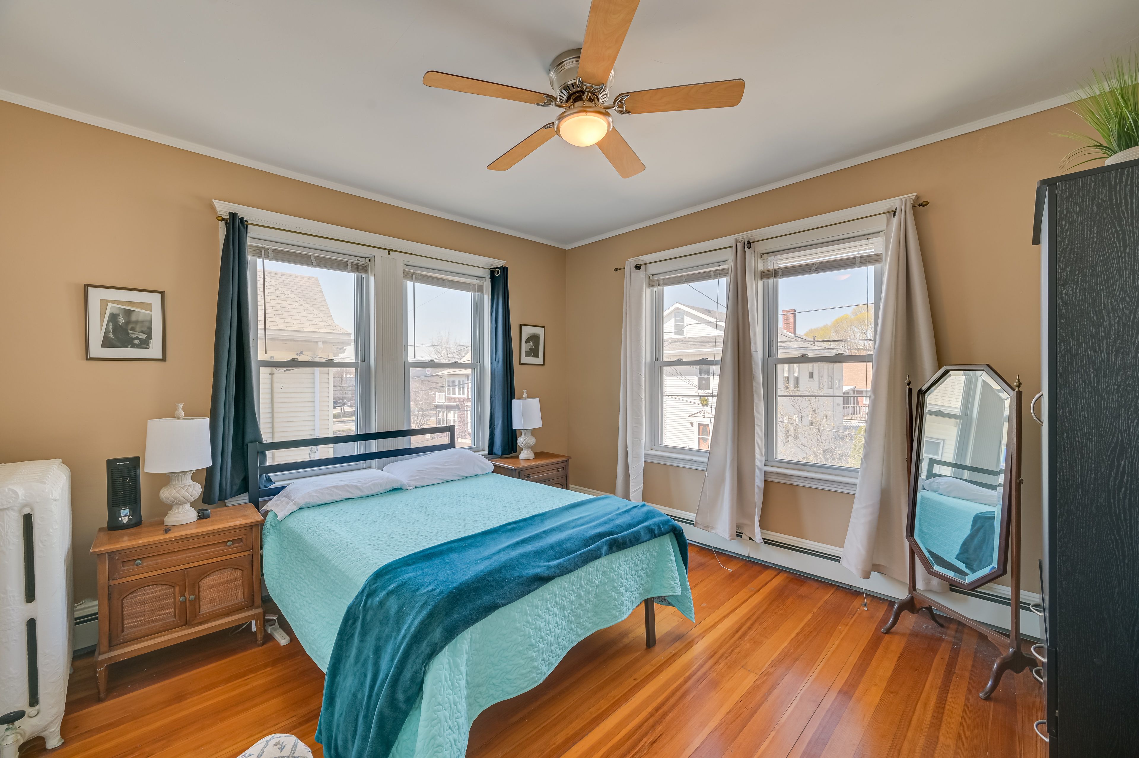 Bedroom 1 | Full Bed