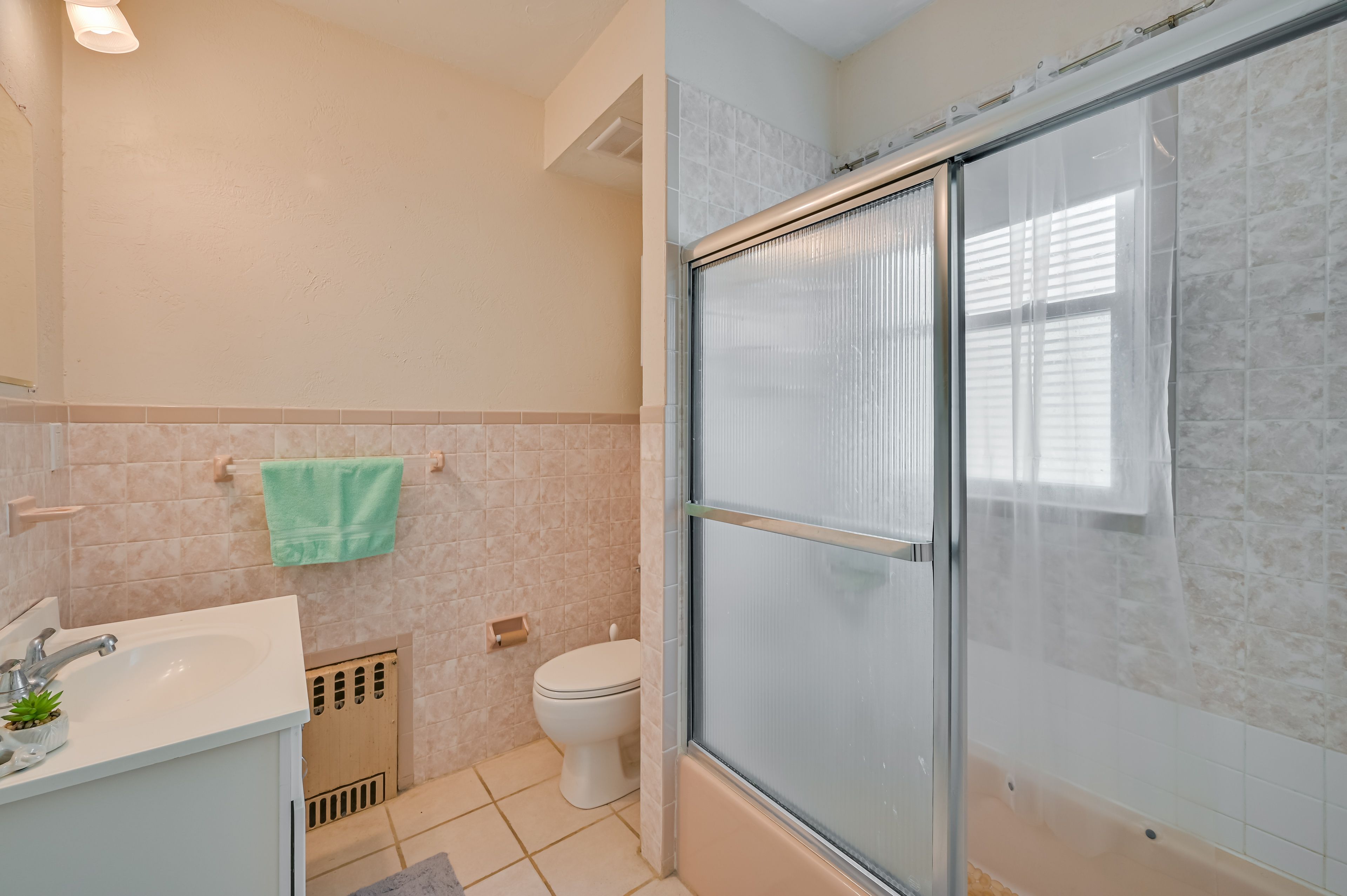 Full Bathroom
