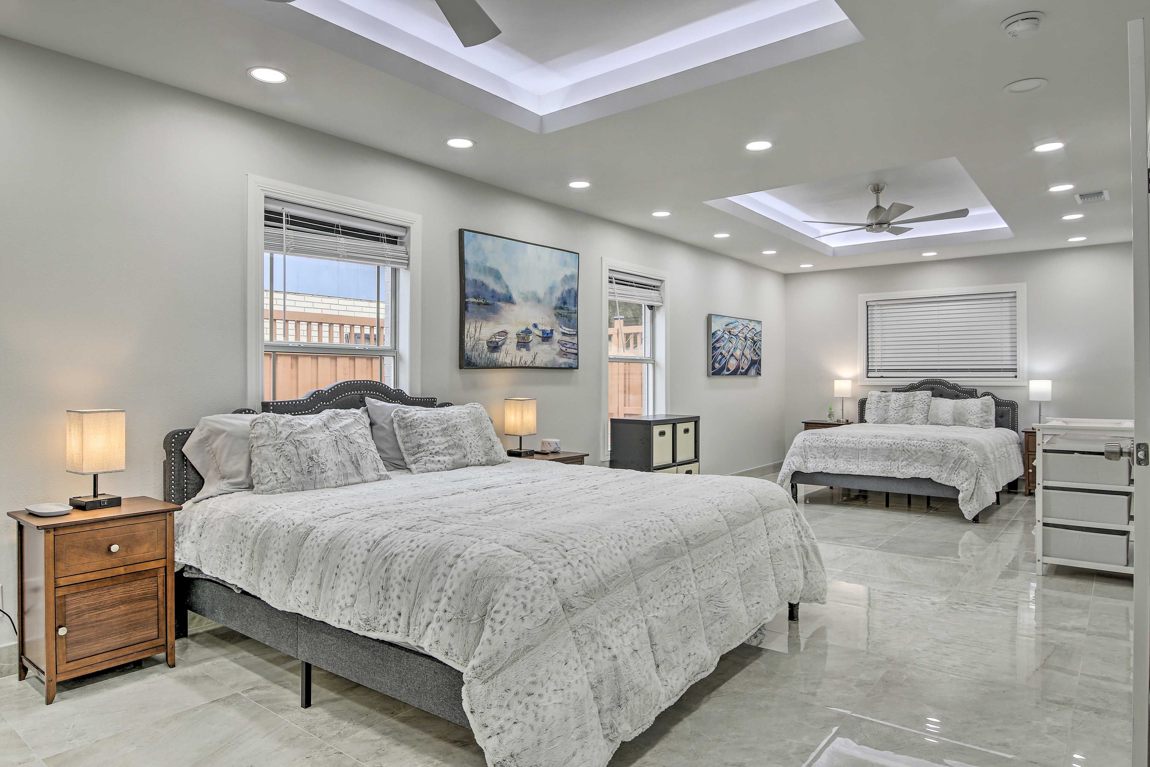 Bedroom 3 | King Bed | Queen Bed | Smart TV