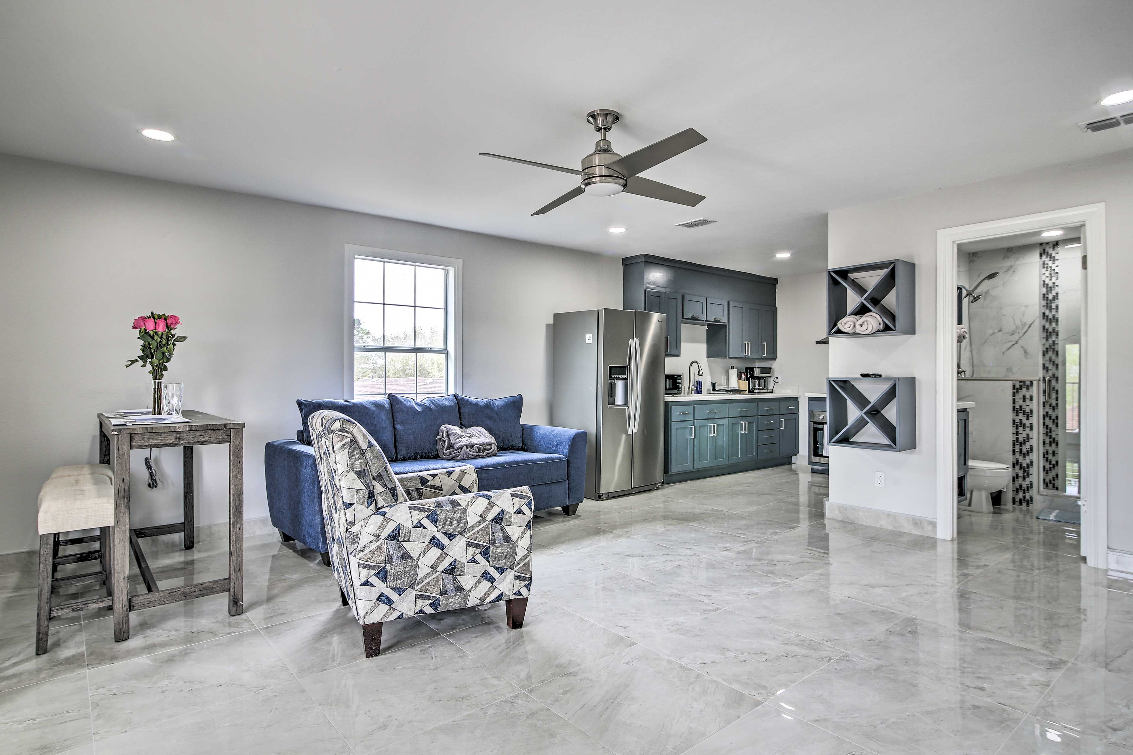 Living Area | Queen Sleeper Sofa | Central A/C