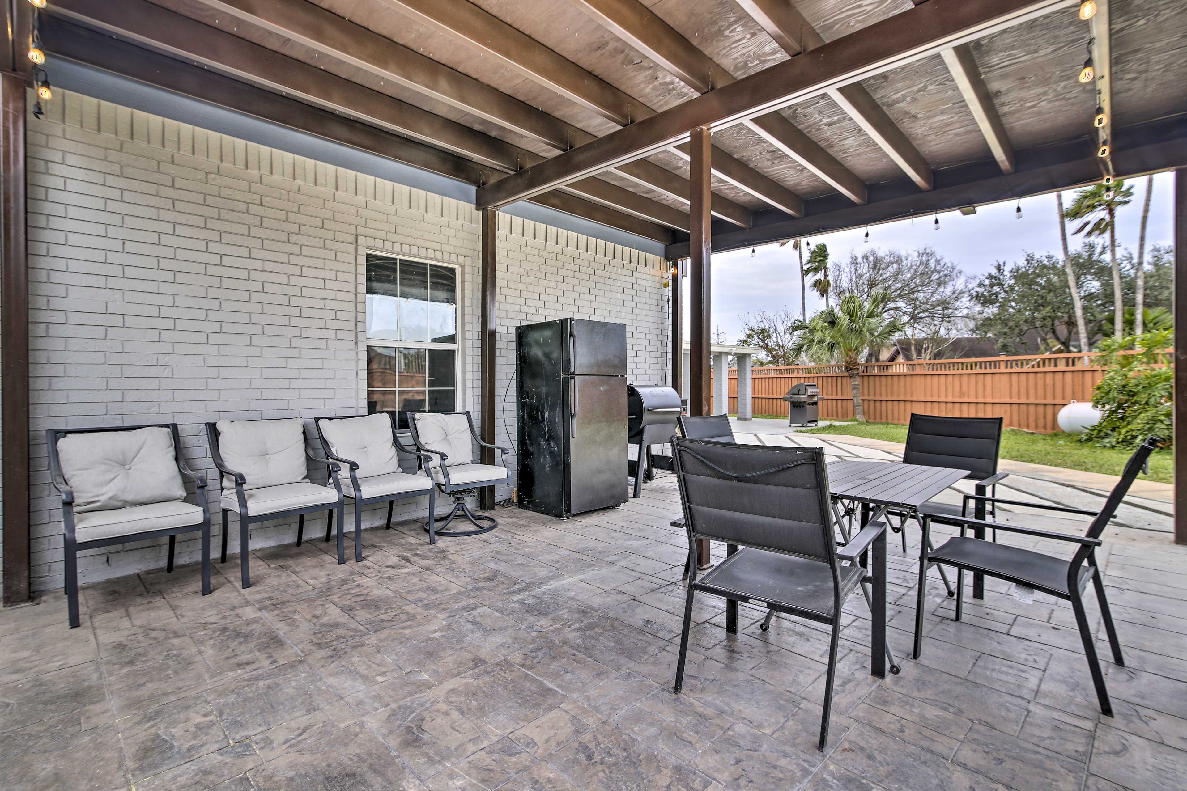 Covered Patio | Grill | Outdoor Dining Area