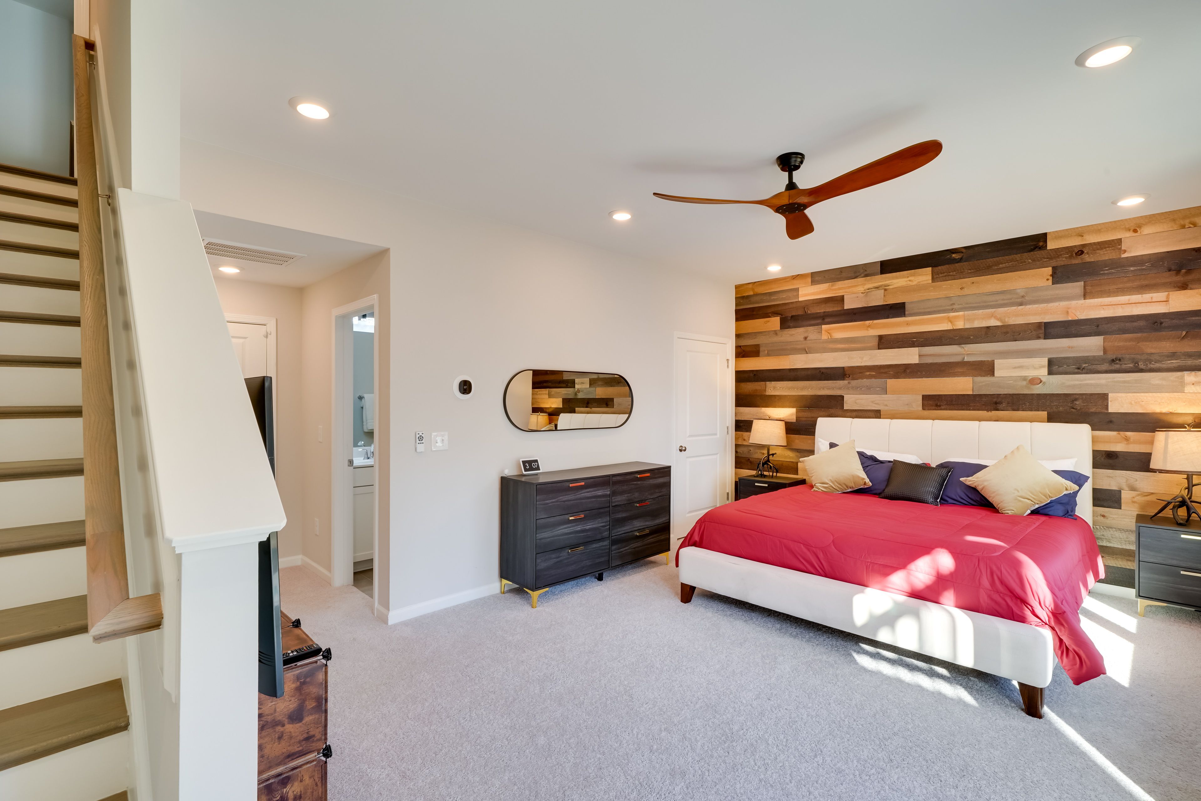 Bedroom Suite 2 | King Bed