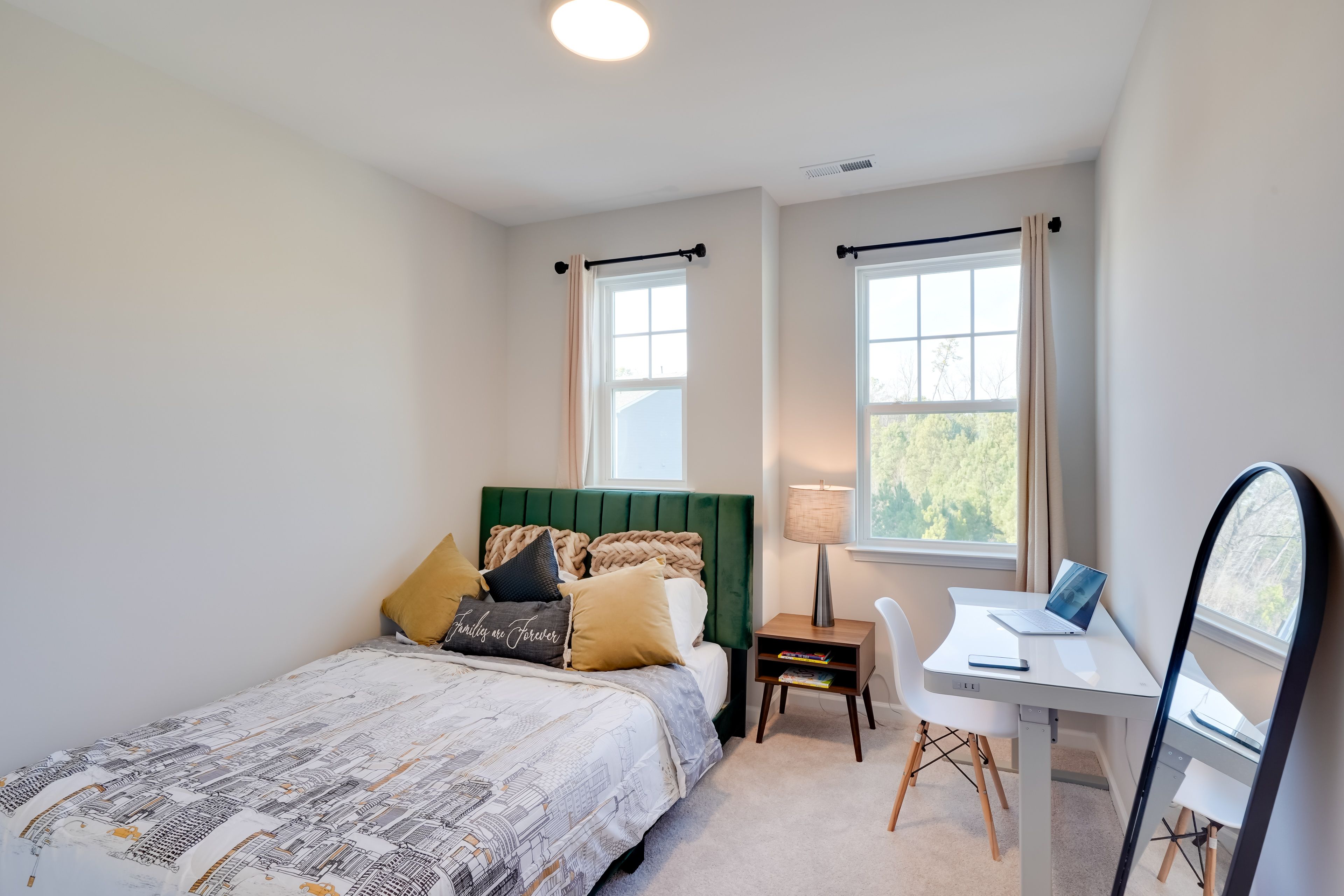 Bedroom 4 | Queen Bed