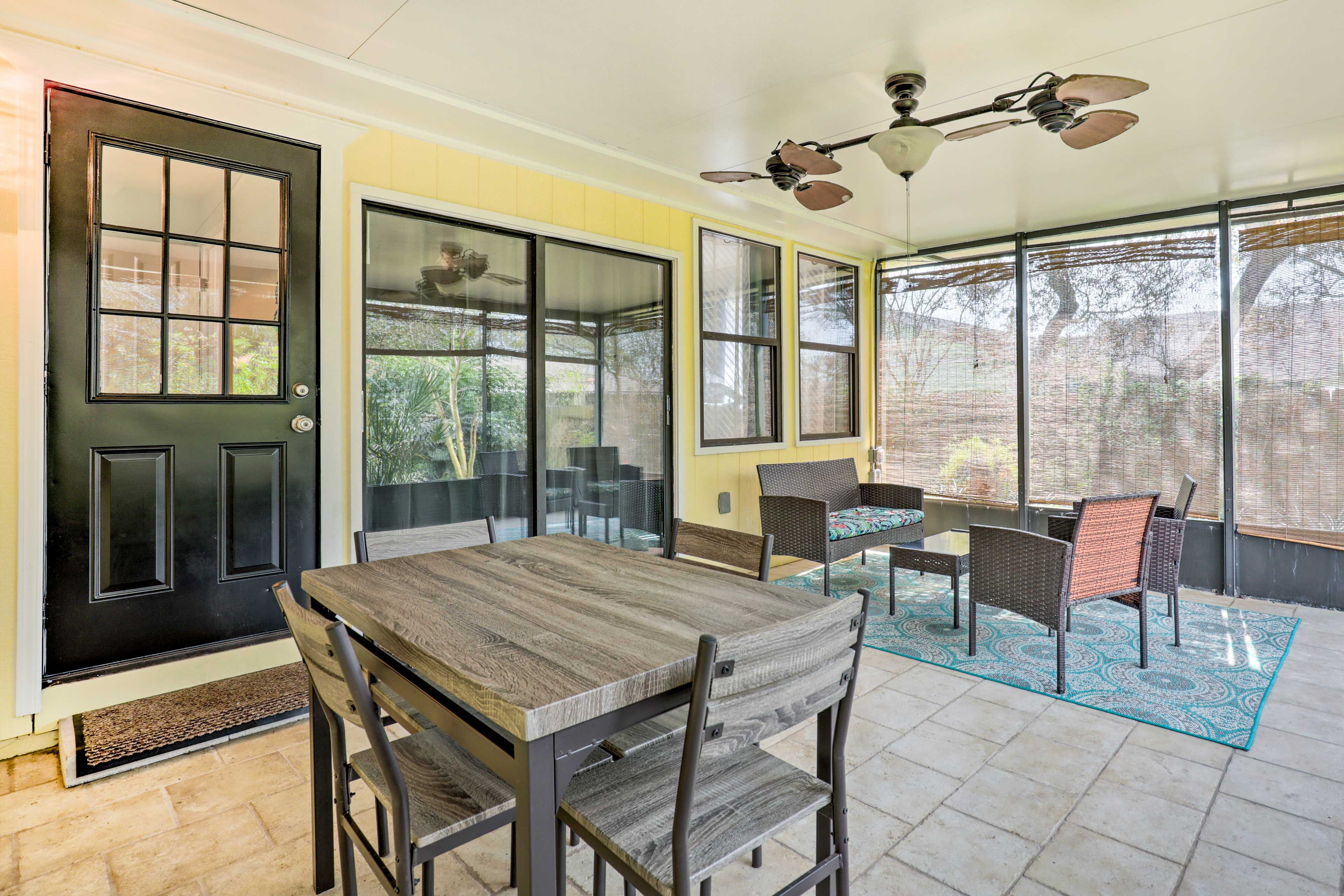Lanai | Dining Area