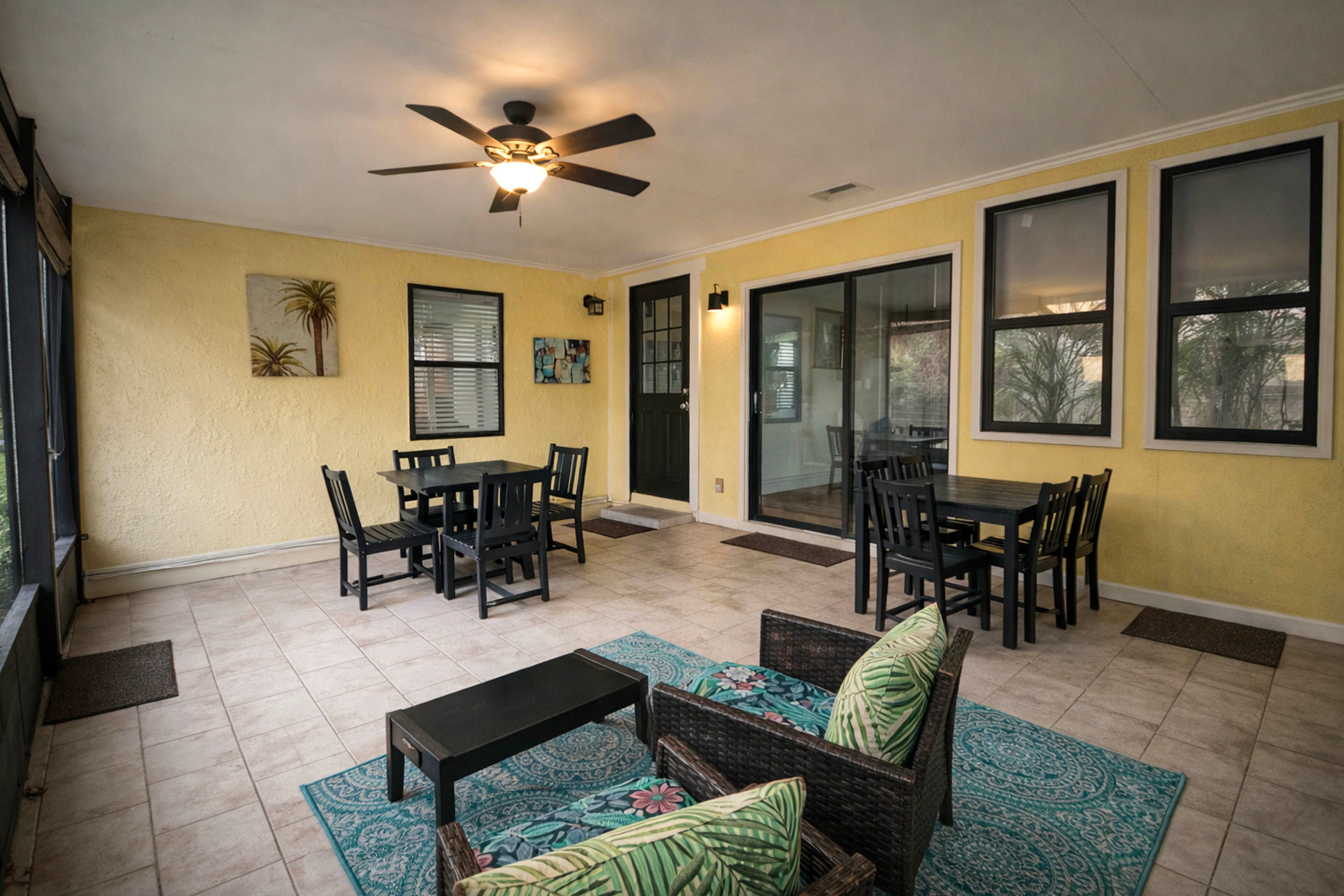Screened Lanai | Single-Story Home | Central A/C & Heating | Free WiFi