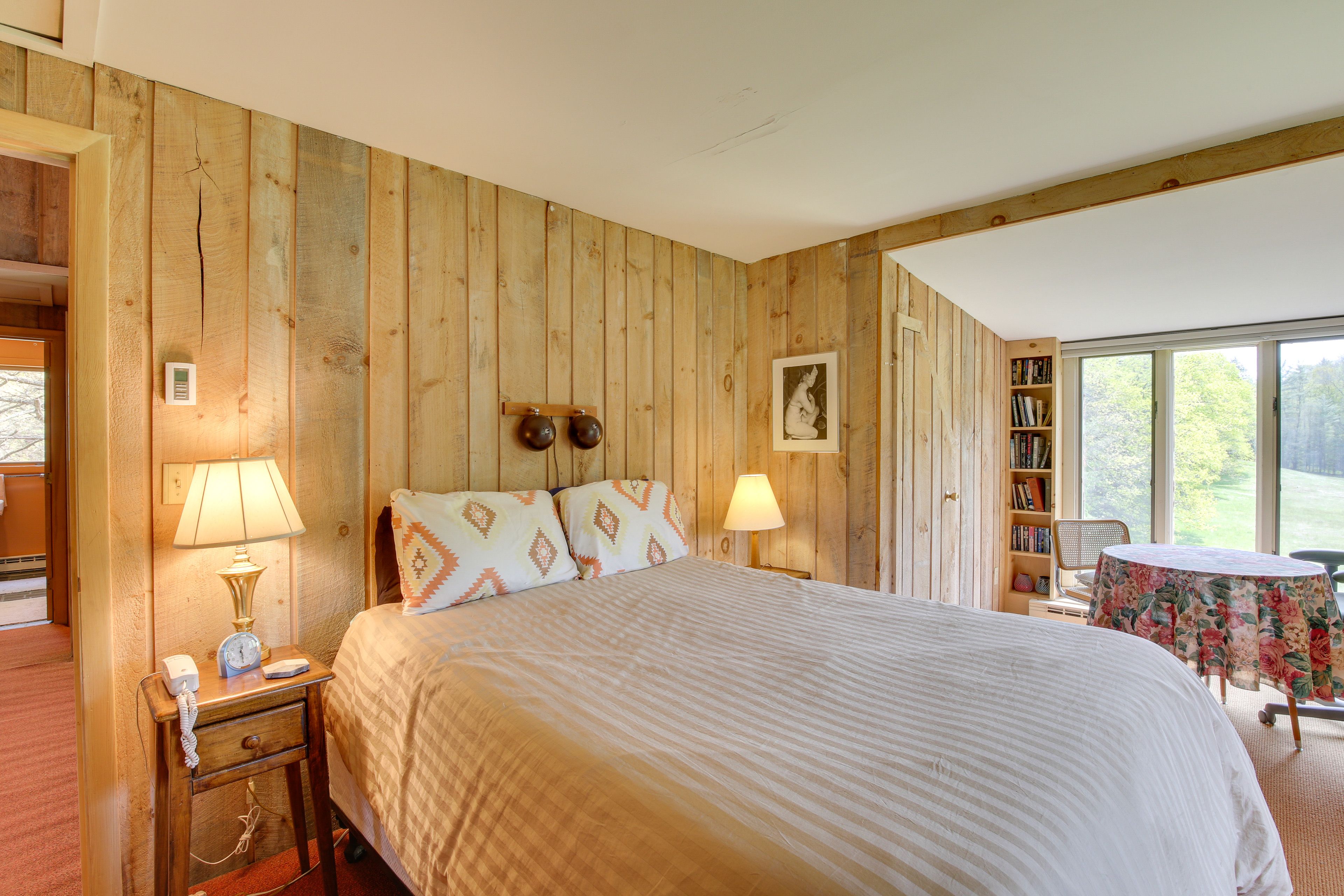 Bedroom 1 | Queen Bed | Linens Provided