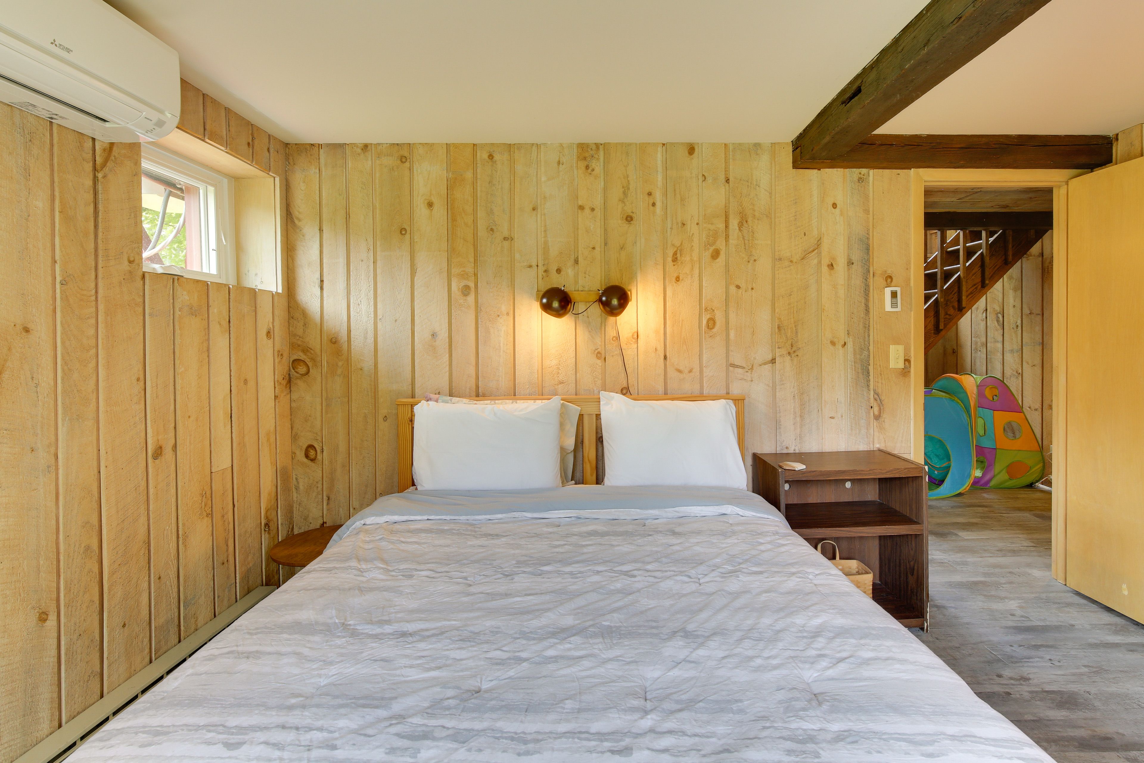 Bedroom 6 | Queen Bed