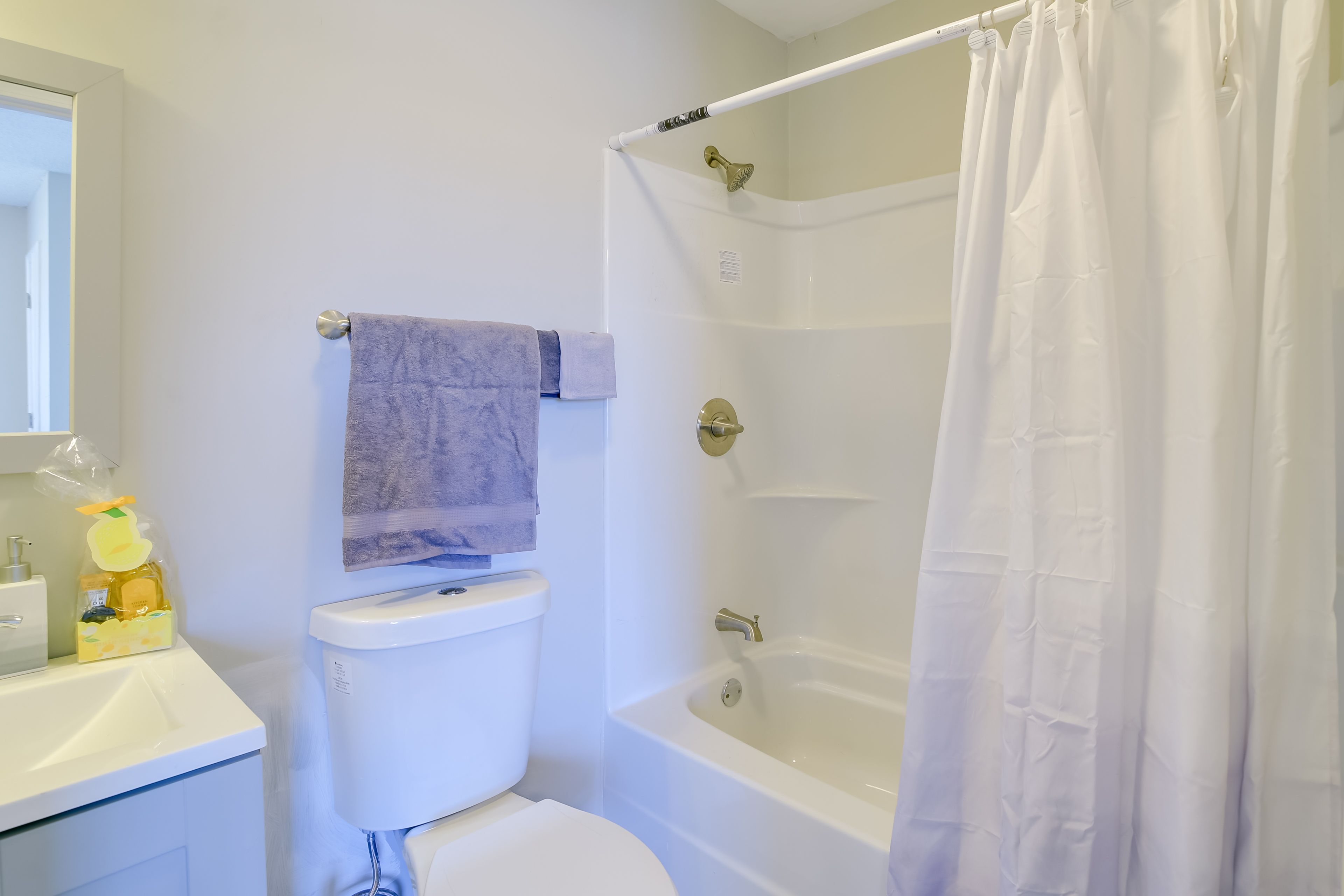 En-Suite Bathroom | Towels Provided