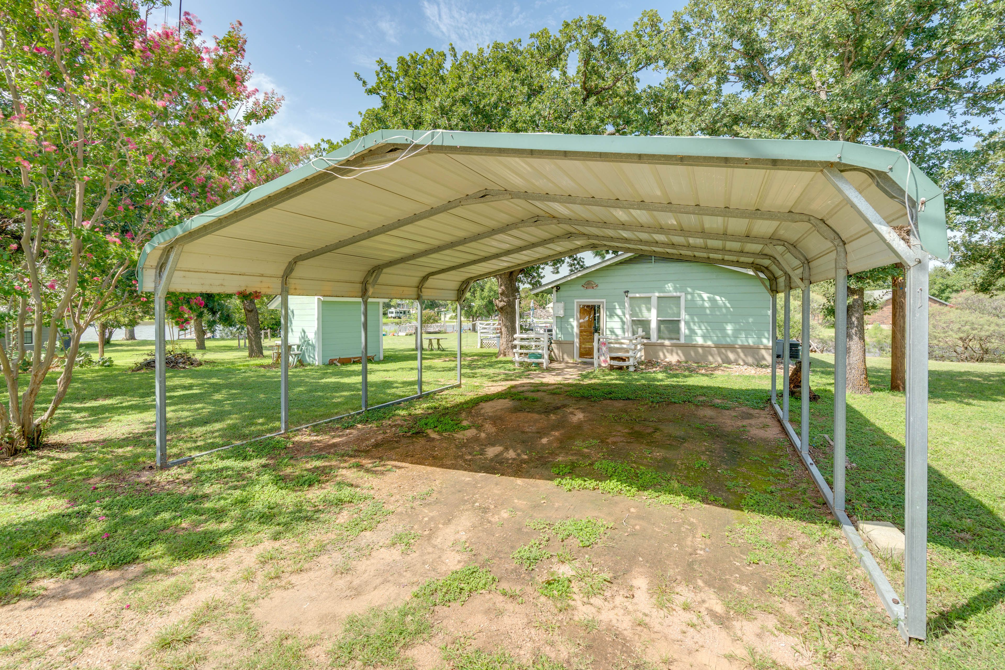 Parking | Driveway (4 Vehicles)