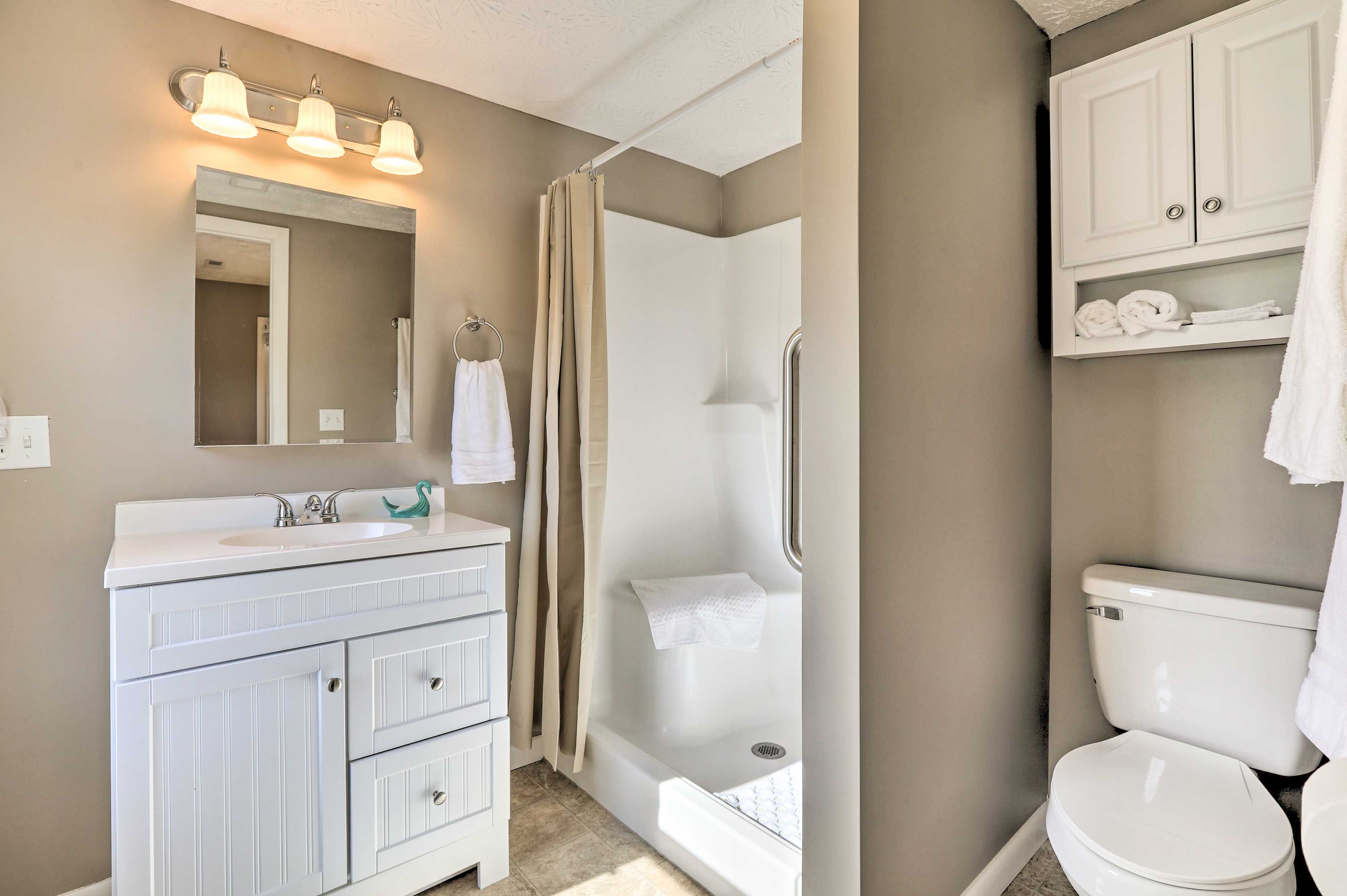 Full Bath | Complimentary Toiletries | Towels Provided