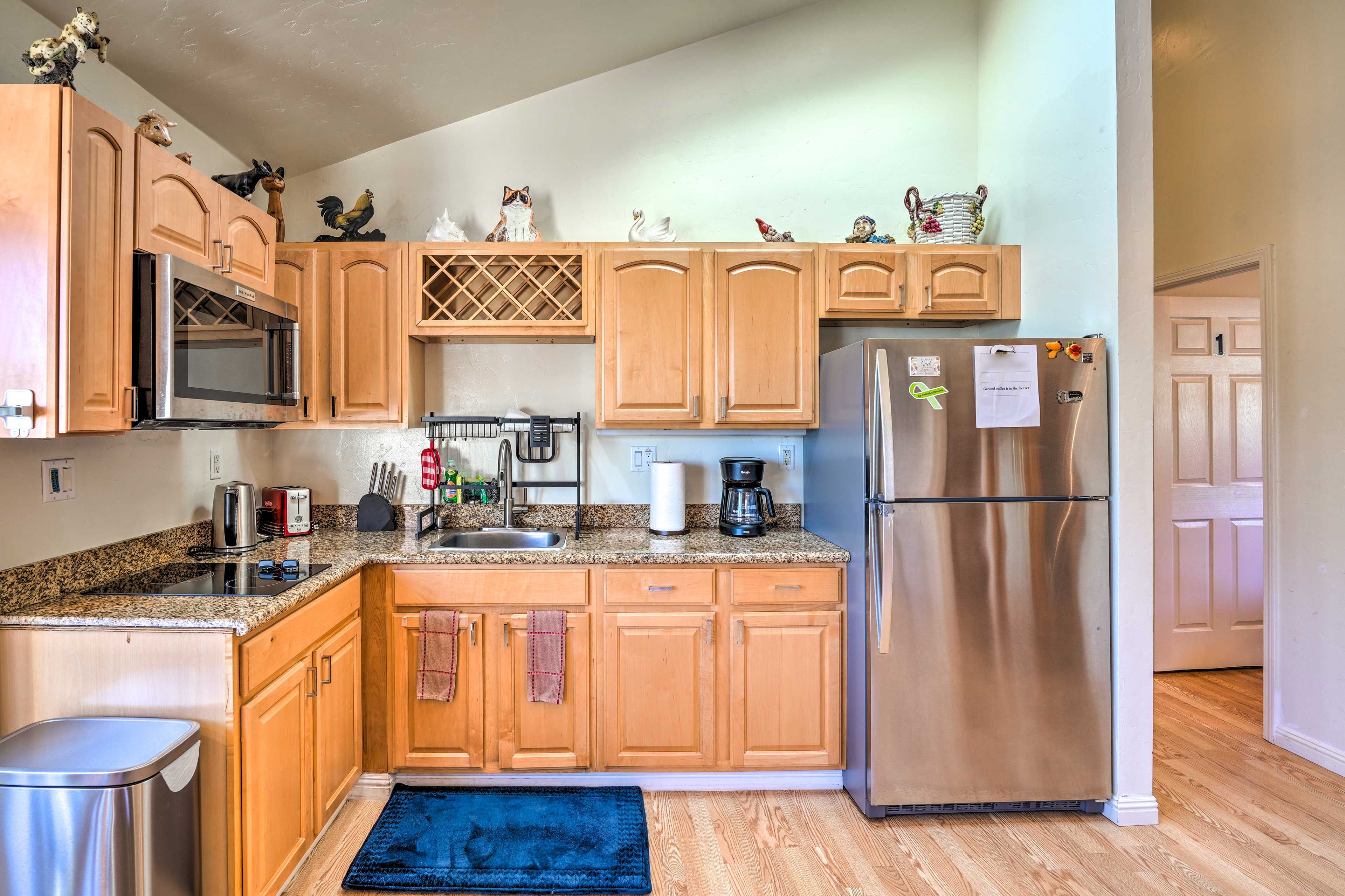 Kitchenette | Cooking Basics | Open Concept