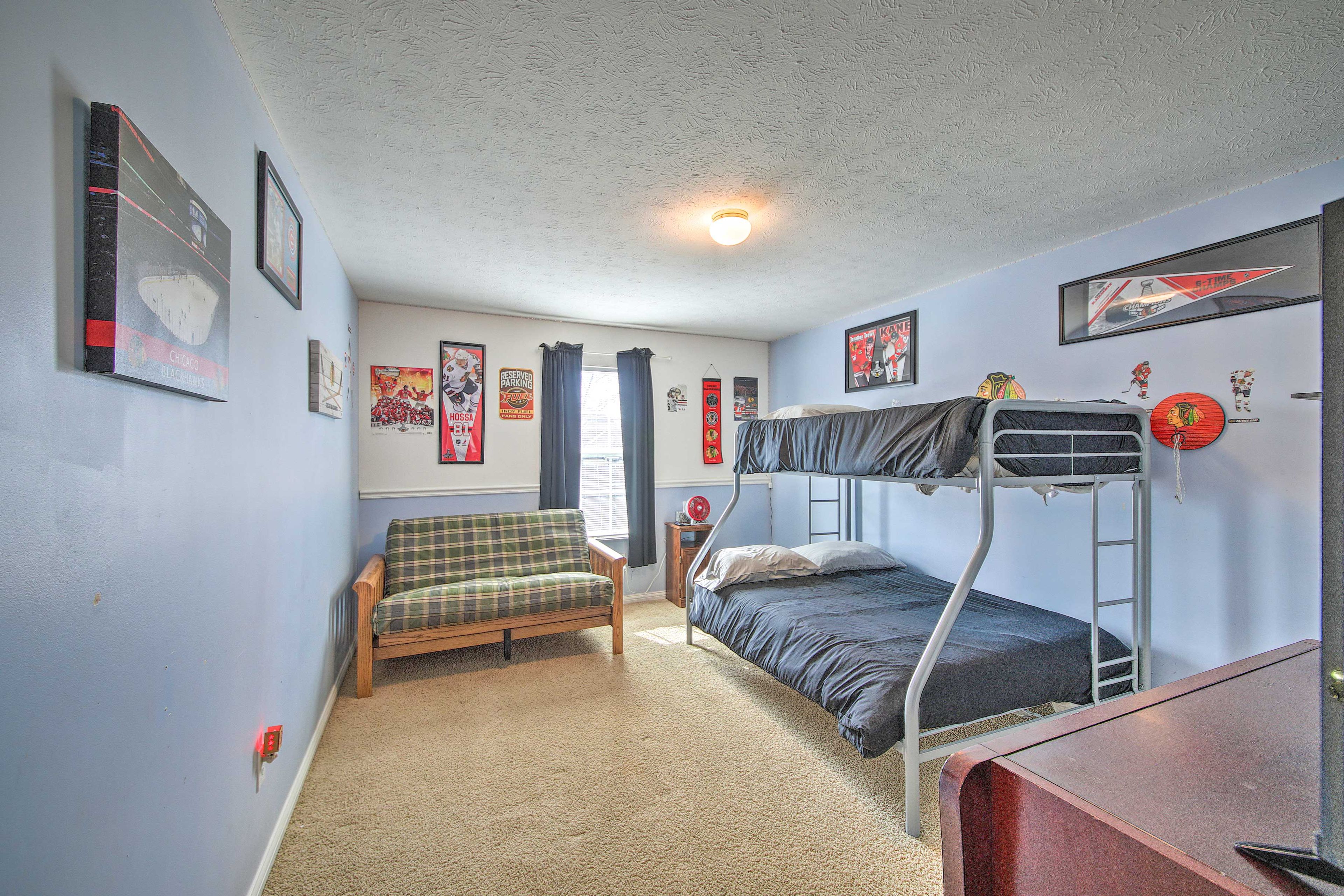 Bedroom 3 | Twin/Full Bunk Bed | Futon