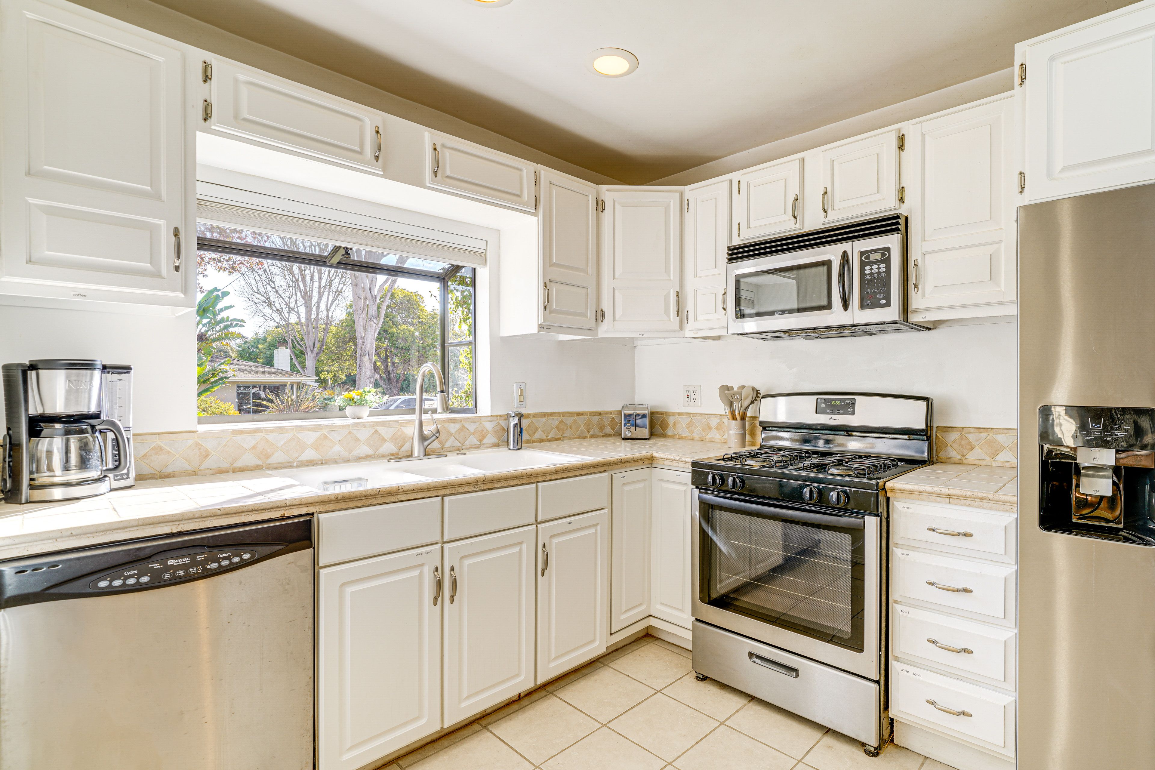 Kitchen | Cooking Basics | Paper Towels/Trash Bags Provided