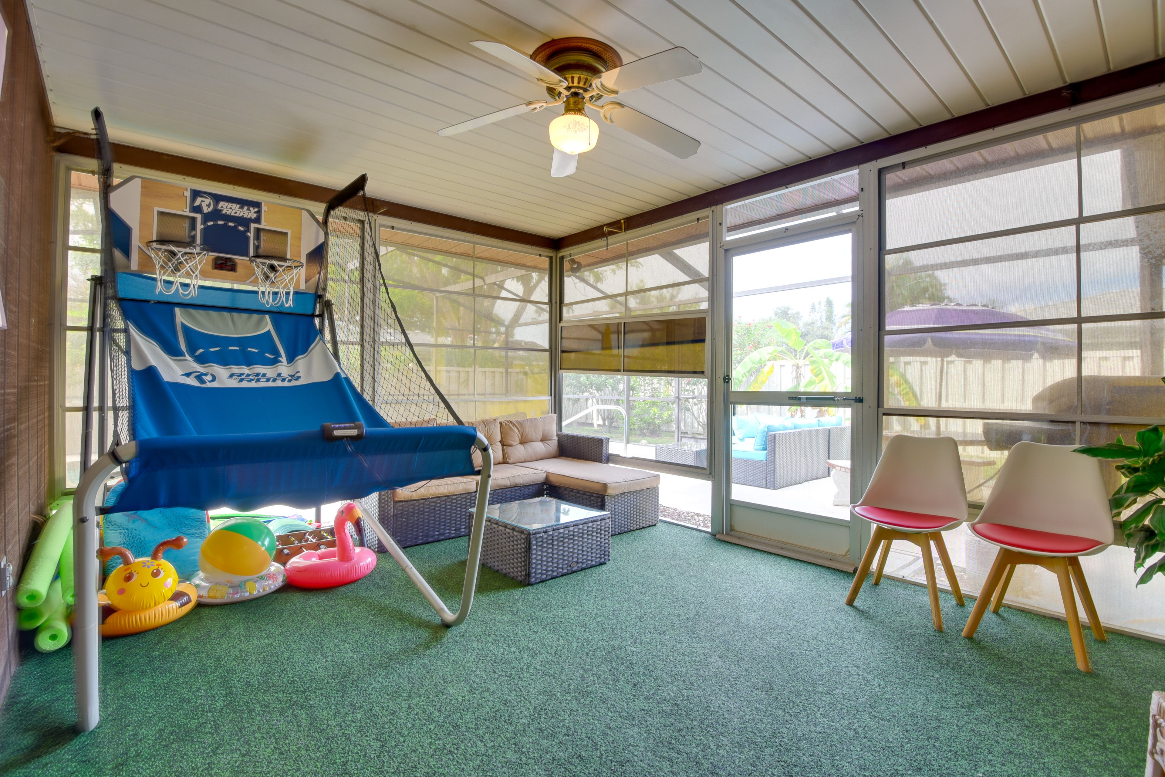 Screened-In Patio | Basketball Game | Pool Toys