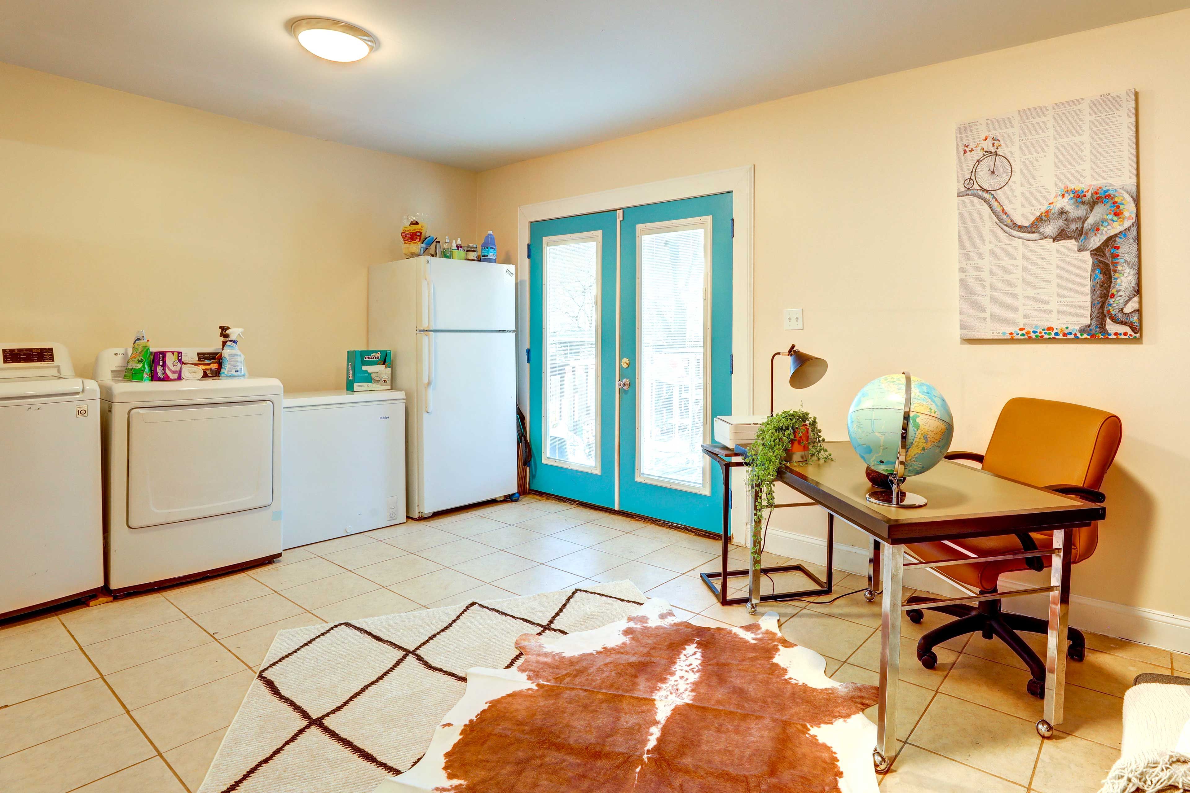 Office & Laundry Area | Washer & Dryer | Linens Provided