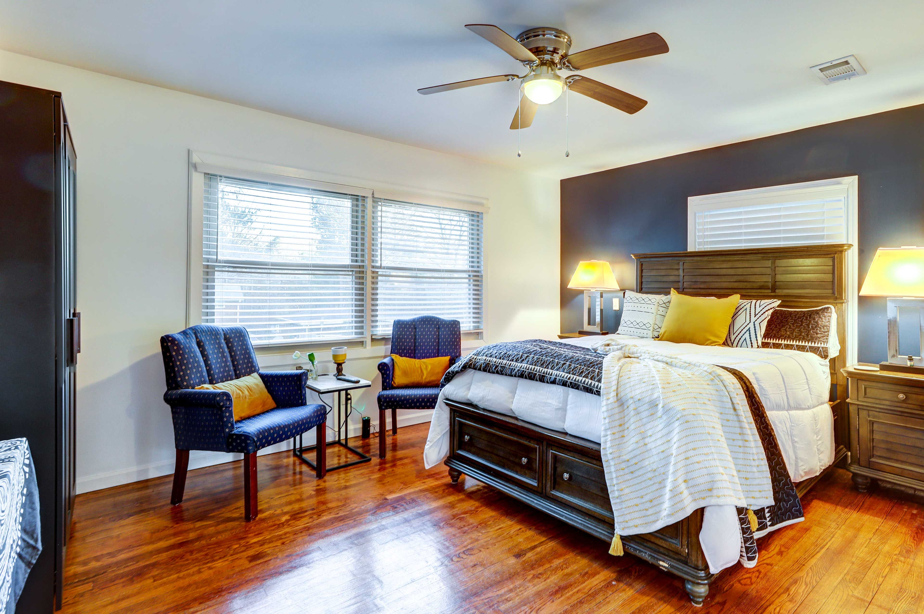 Bedroom 1 | Queen Bed