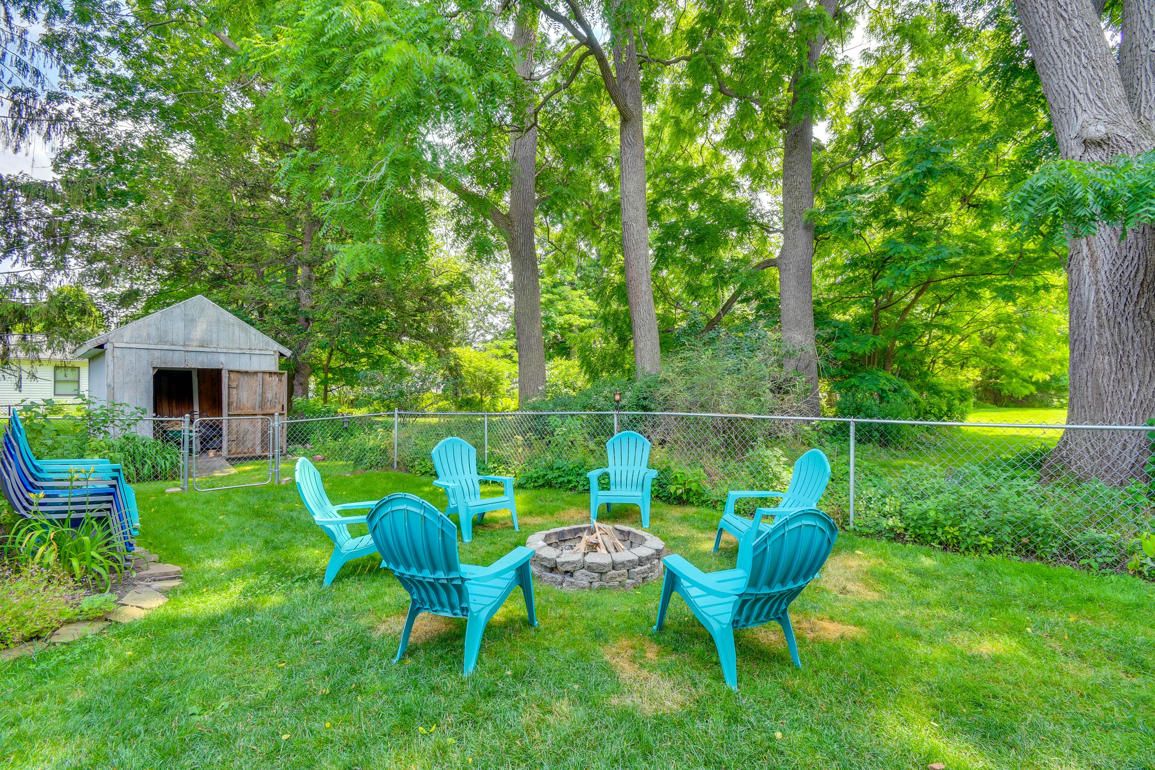 Sodus Point Vacation Rental | 4BR | 1.5BR | 1,842 Sq Ft | Stairs Required