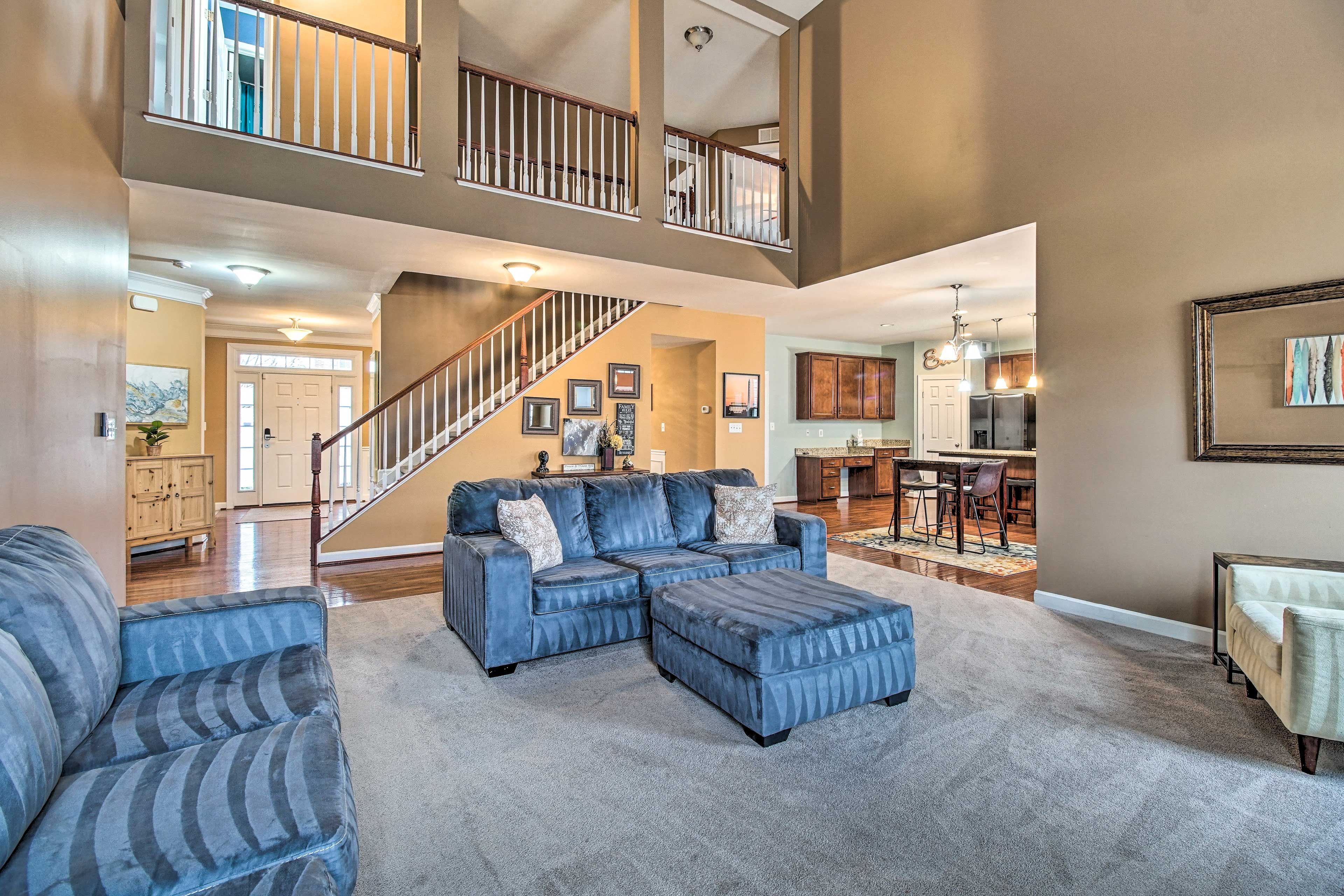 Aldie Vacation Rental | 5BR | 3.5BA | 3,500 Sq Ft | Access Only By Stairs