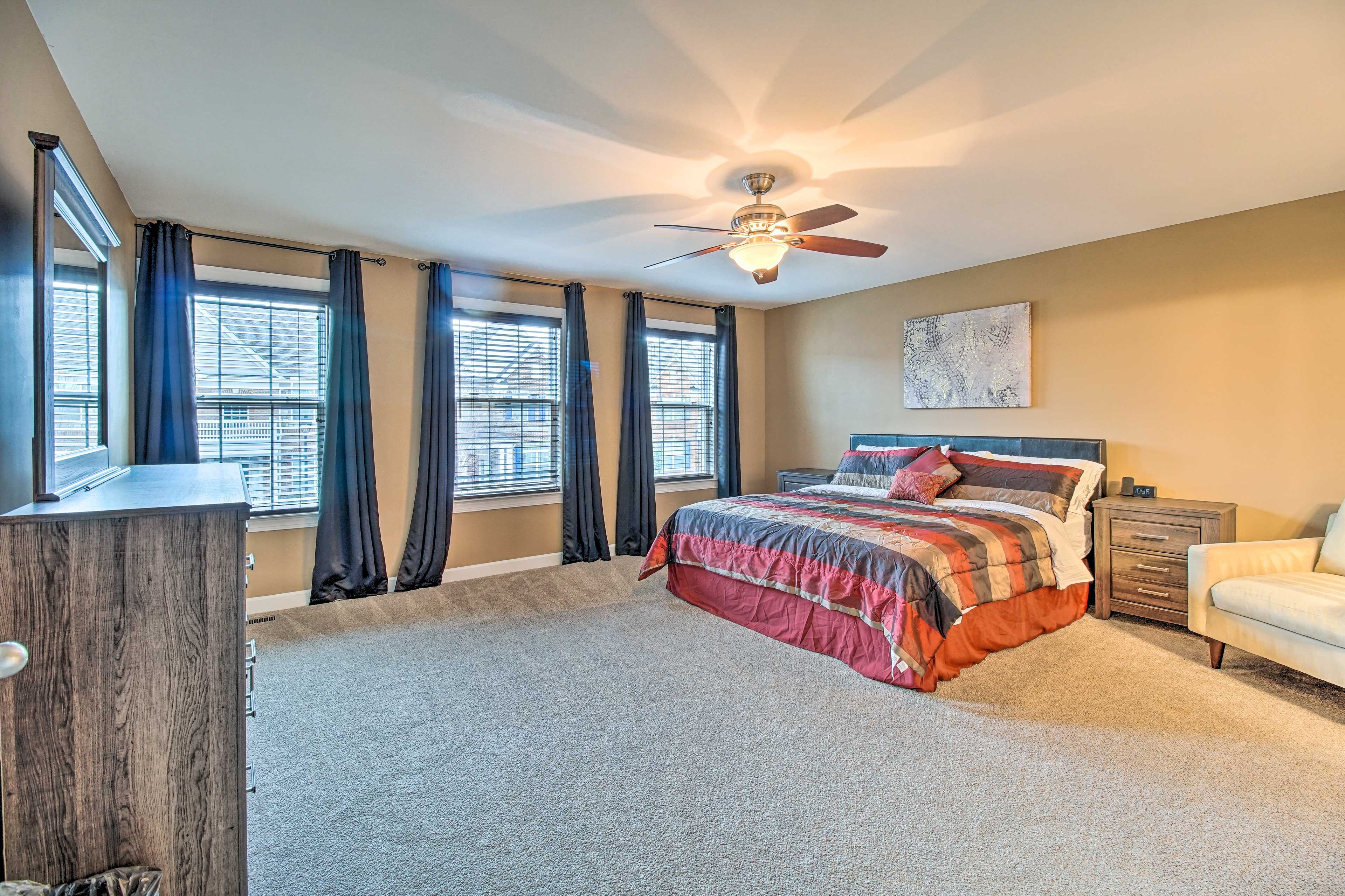 Bedroom 1 | King Bed | Linens Provided