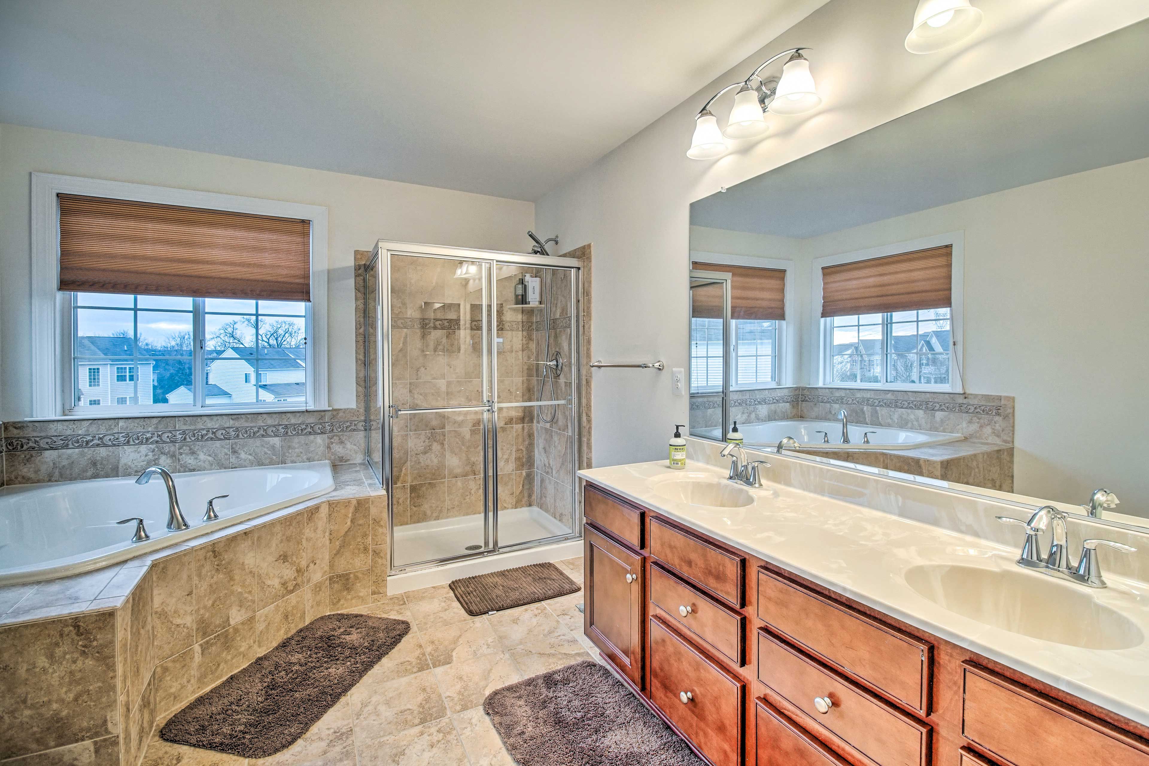 En-Suite Bathroom | Towels Provided | Complimentary Toiletries