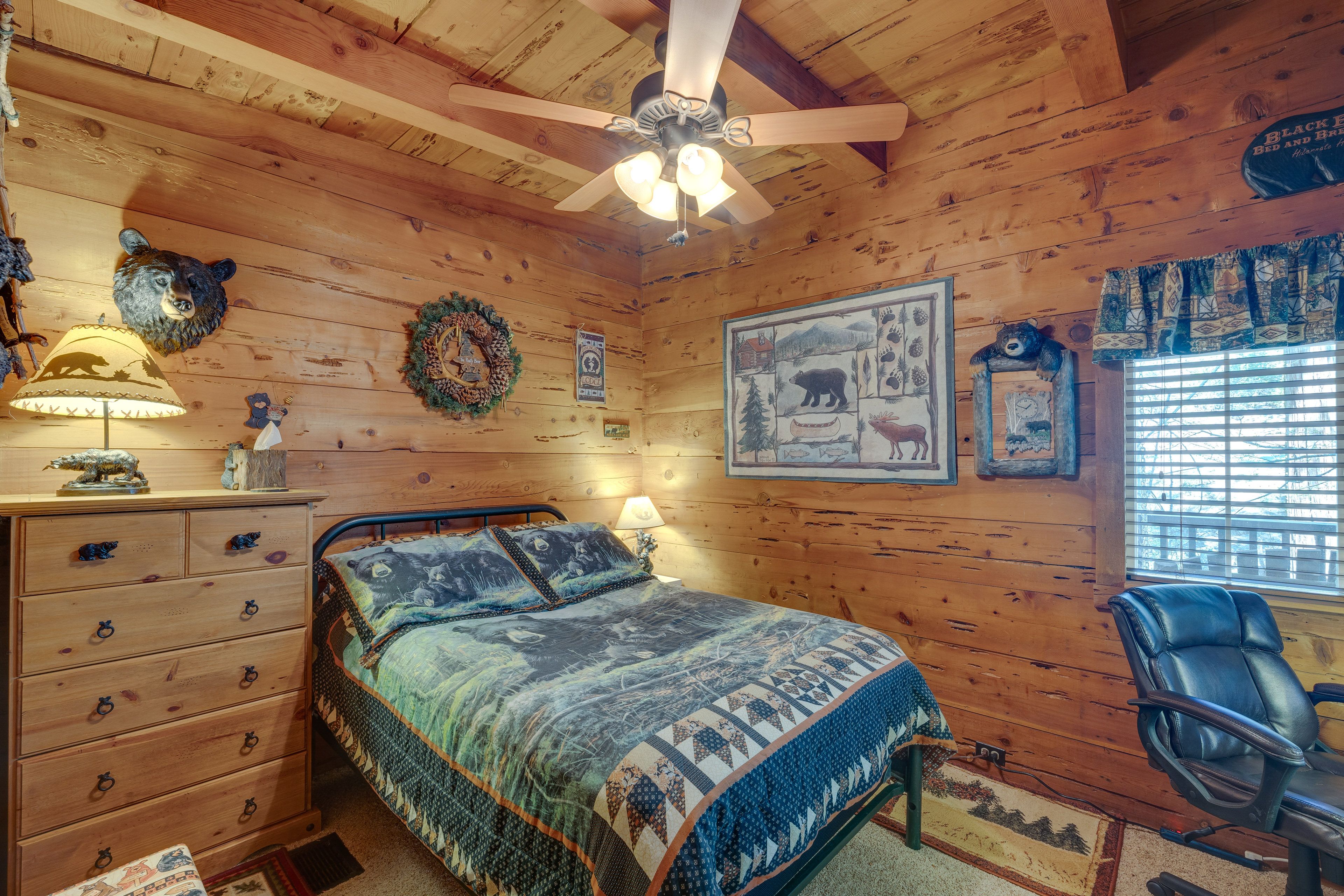 Bedroom 2 | Full Bed | Main Floor