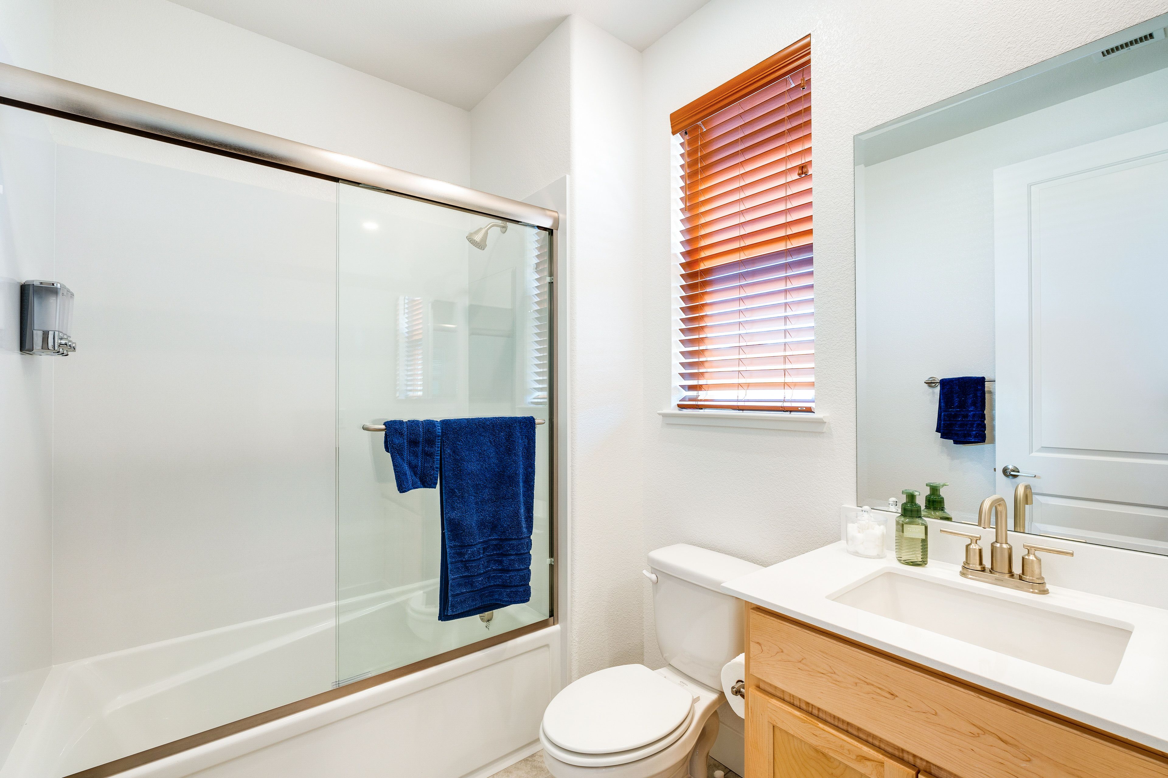 Bathroom | Complimentary Toiletries | Towels Provided