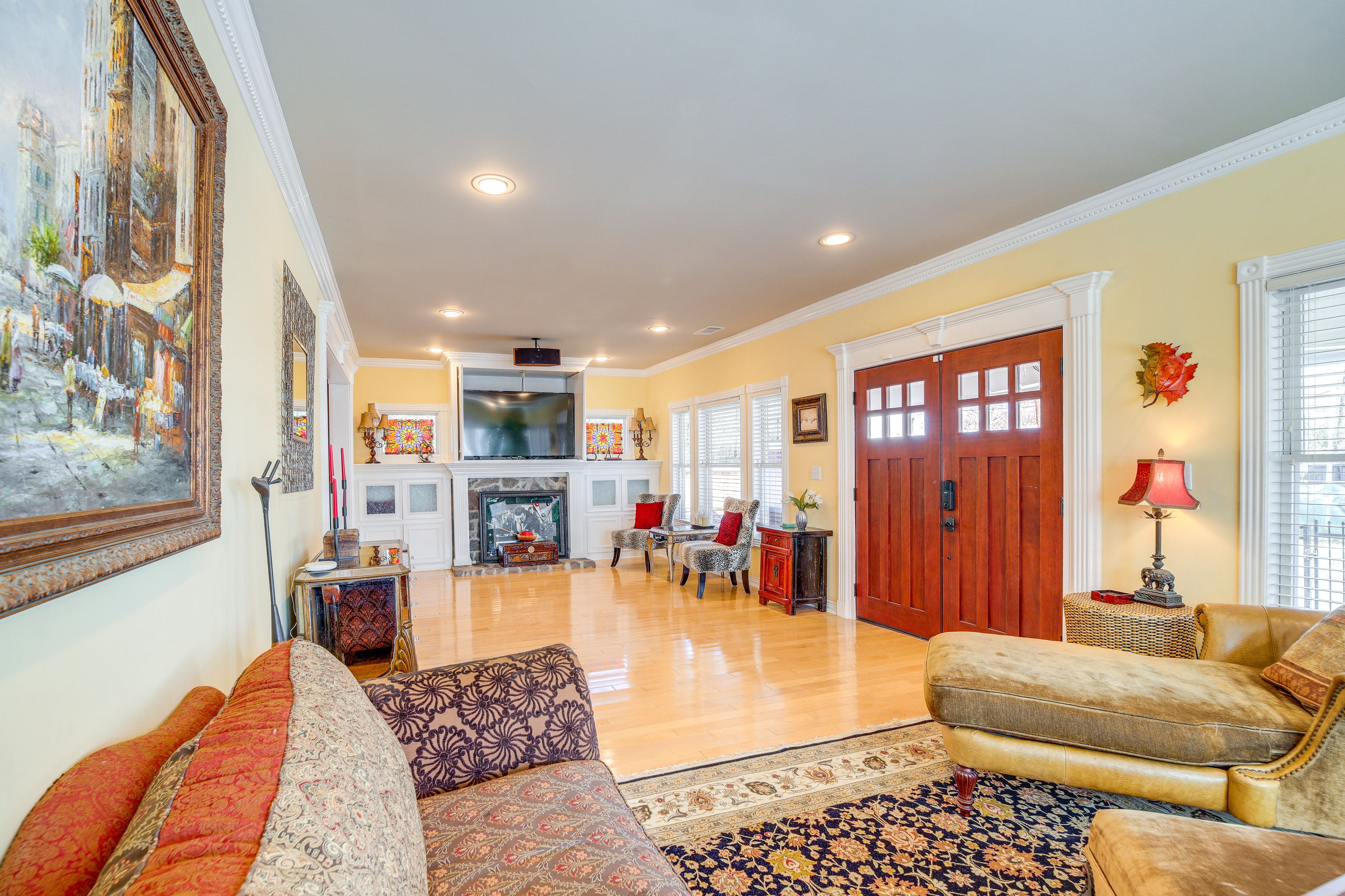 Entrance | Living Room | Smart TV