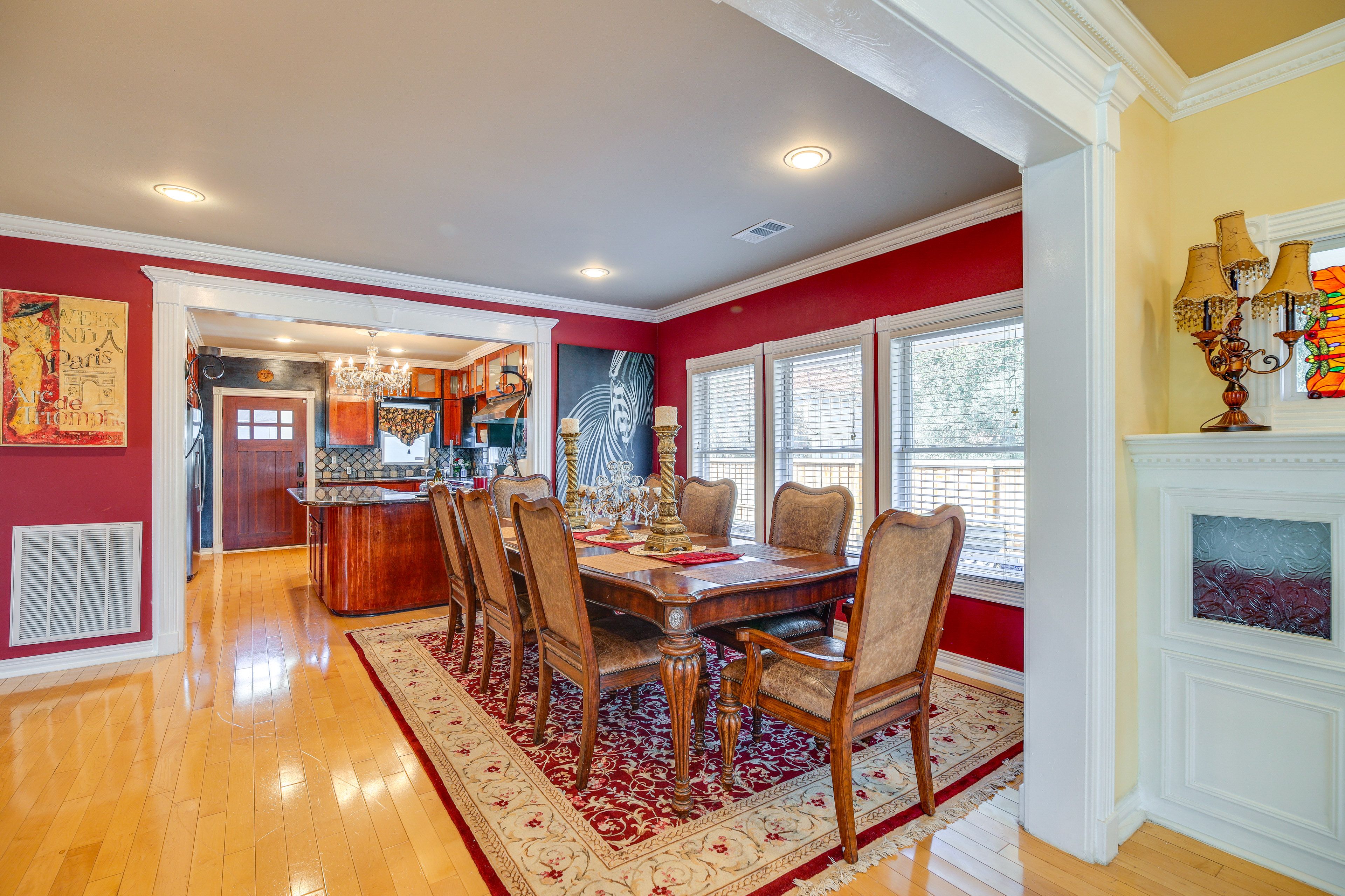 Dining Room | Dishware/Flatware Provided