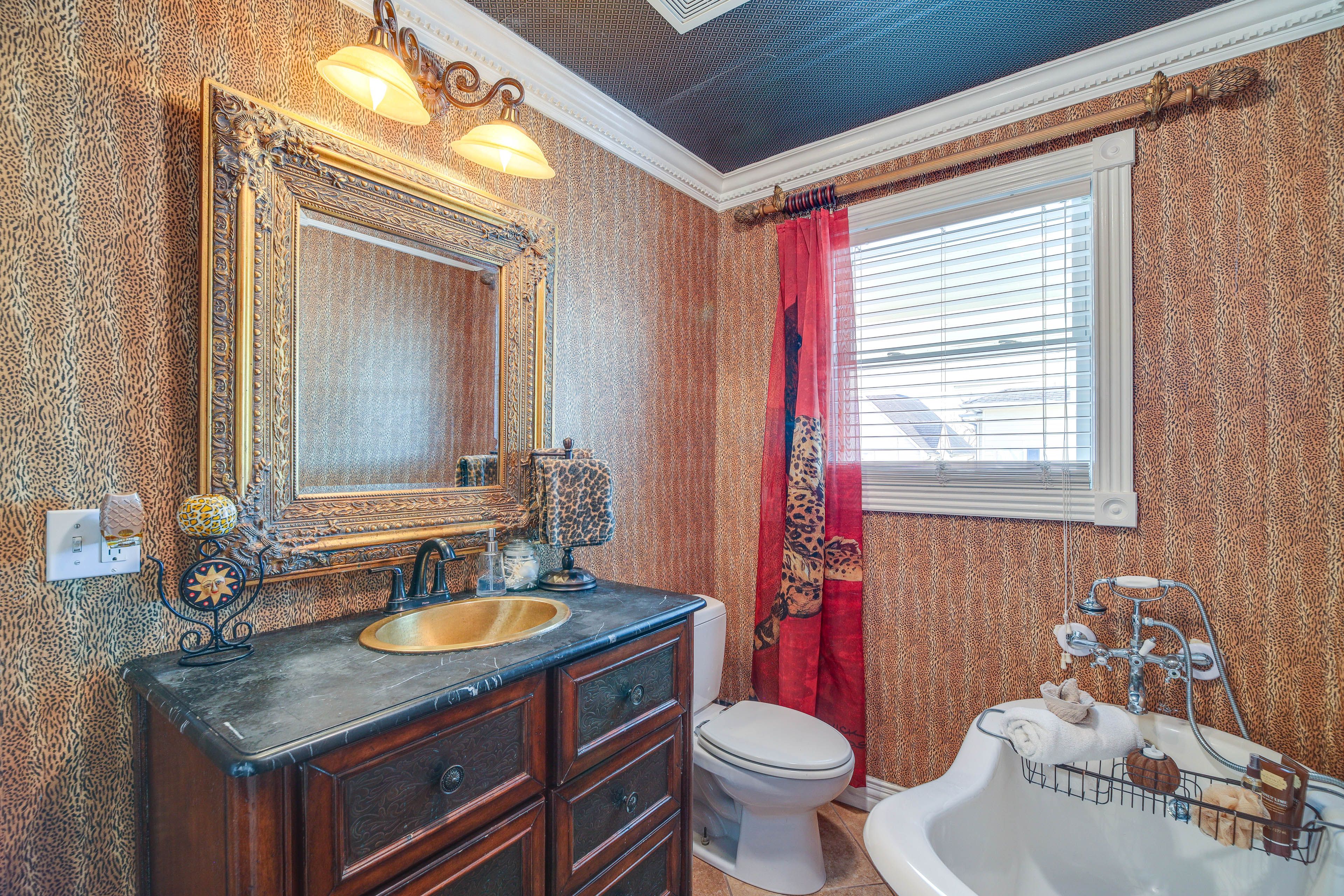 Bathroom | Towels Provided | Complimentary Toiletries