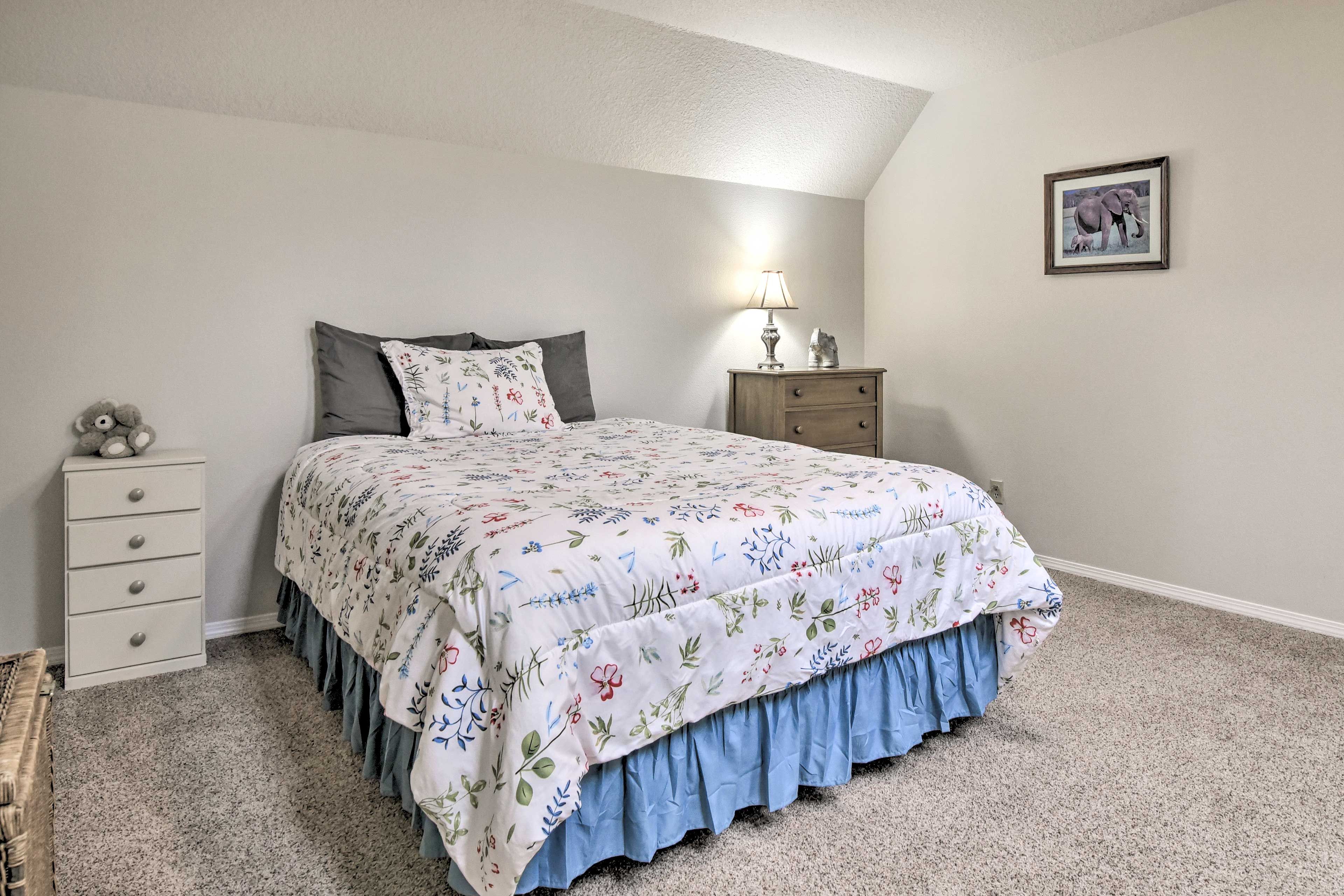 Bedroom 4 | Queen Bed | 2nd Floor