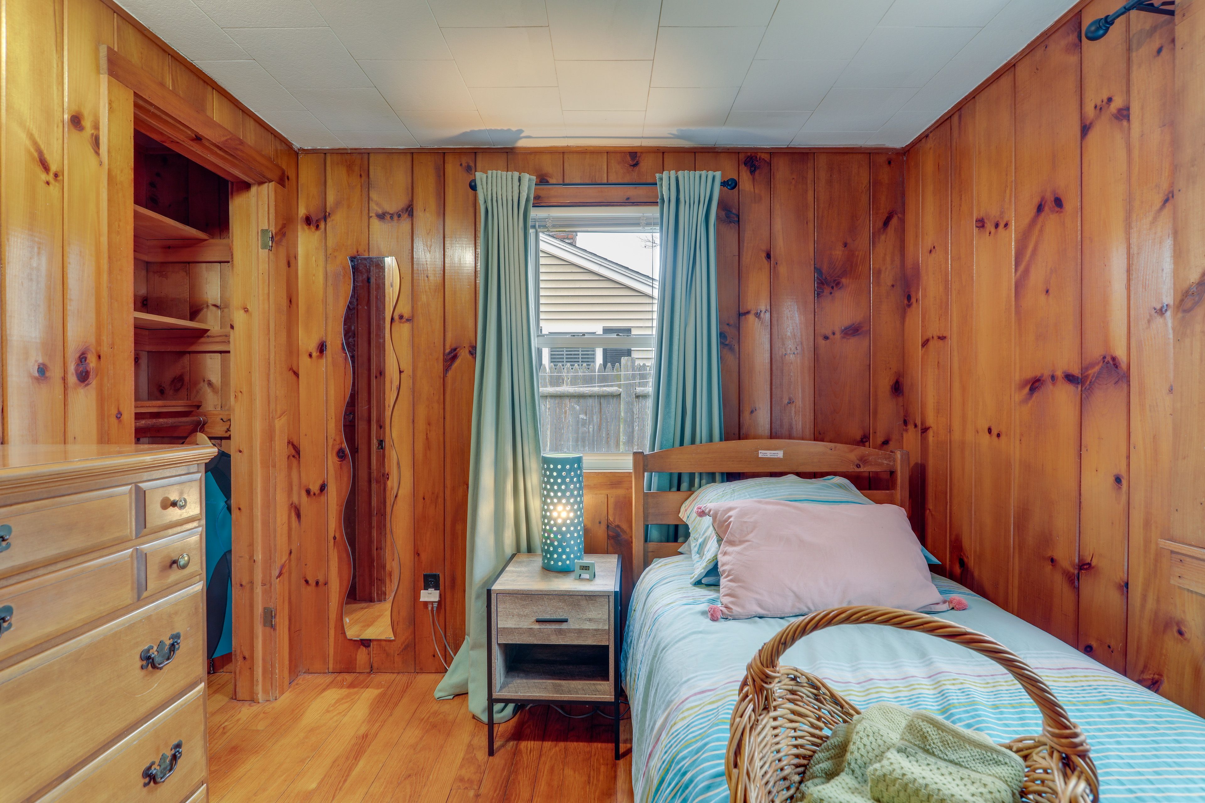 Bedroom 2 | Twin Bed