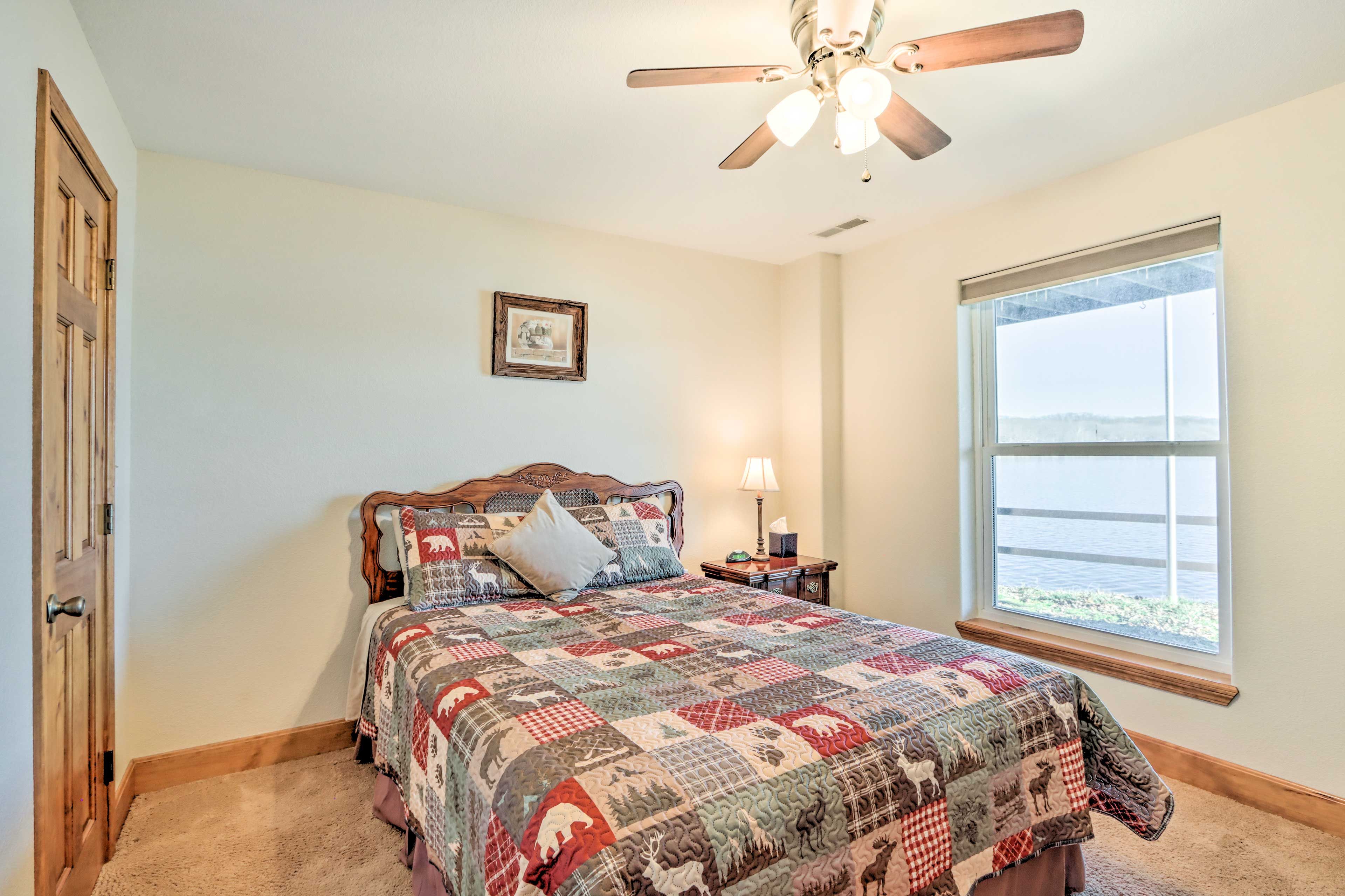Bedroom 3 | Queen Bed