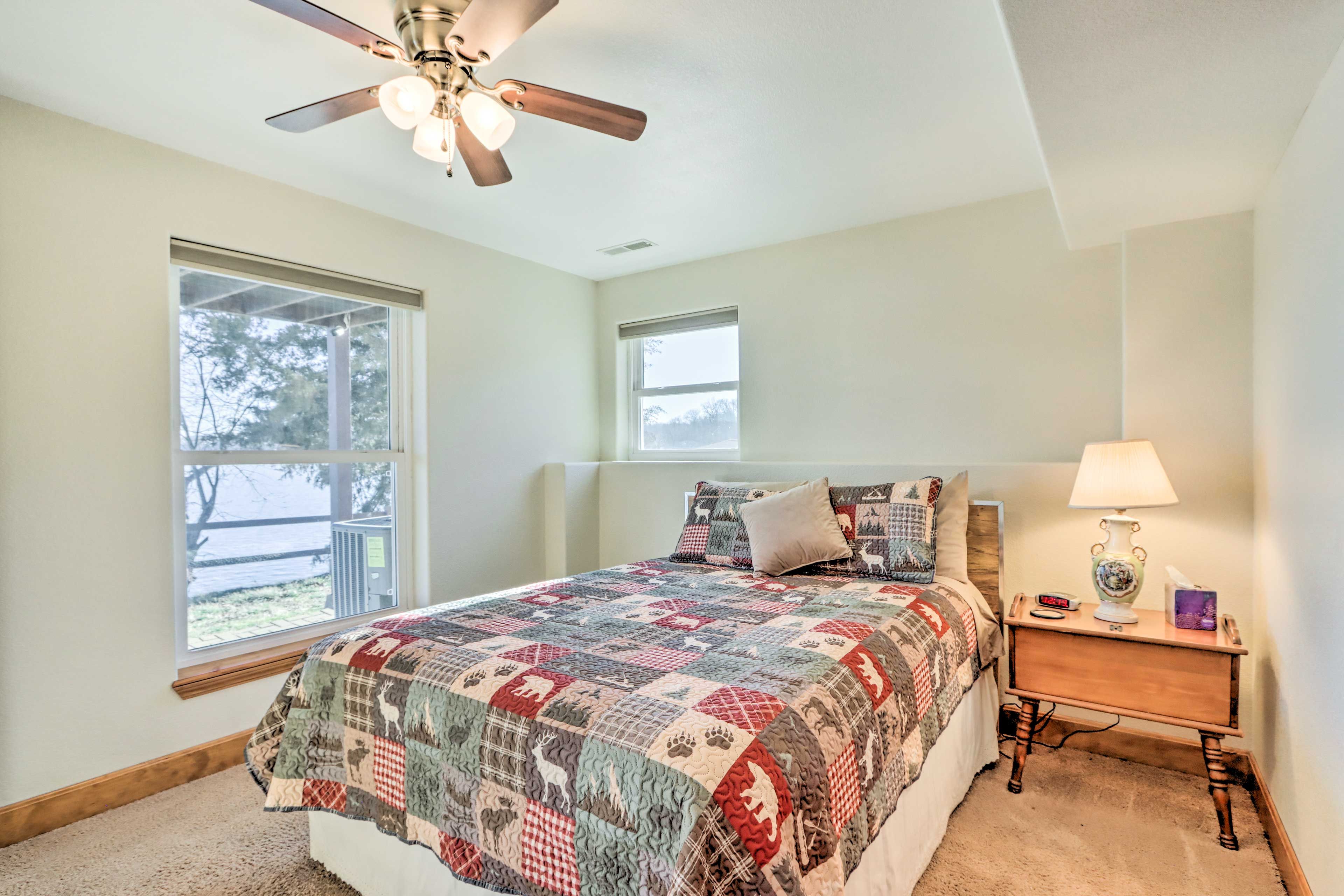 Bedroom 2 | Queen Bed