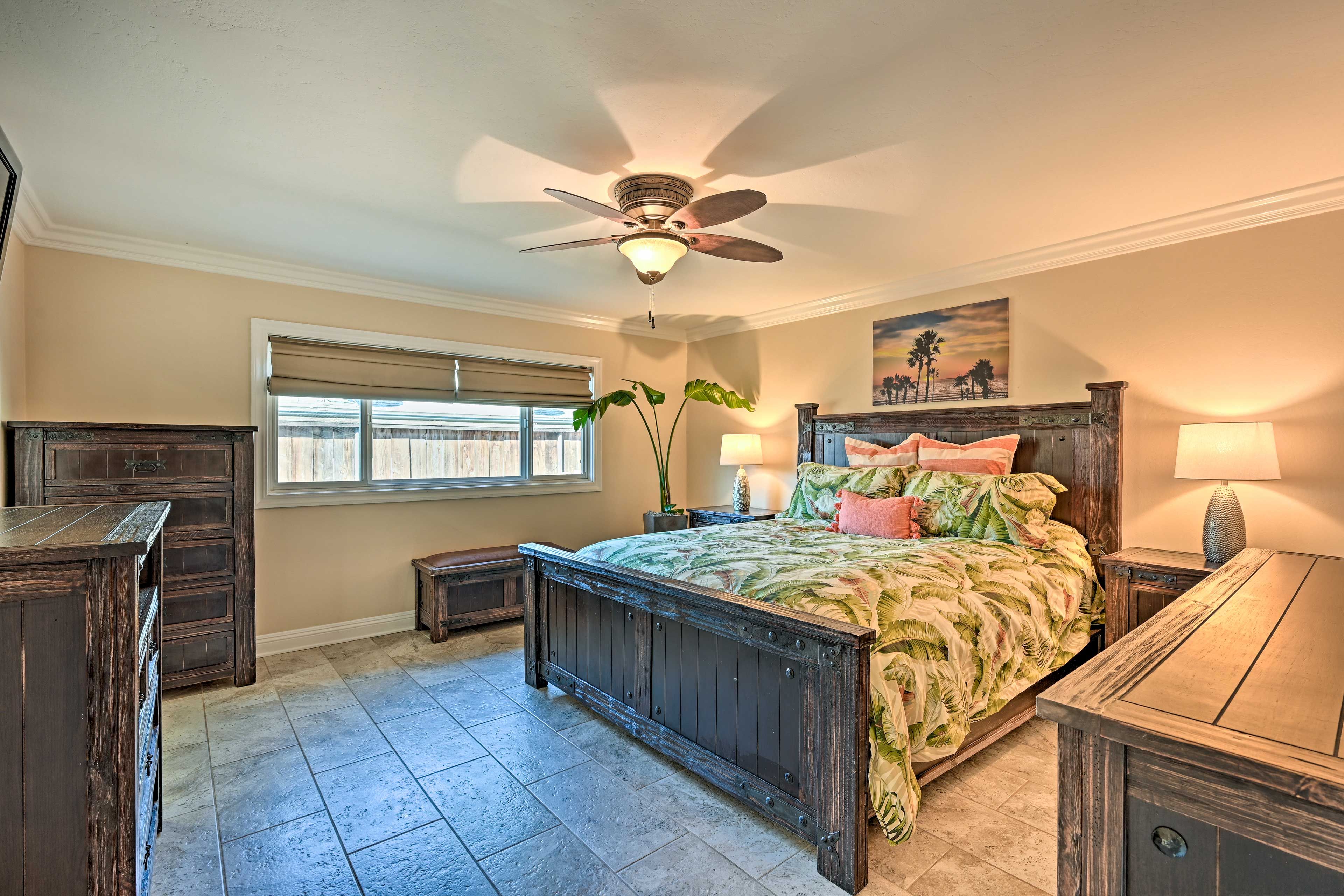 Bedroom 1 | California King Bed | Smart TV