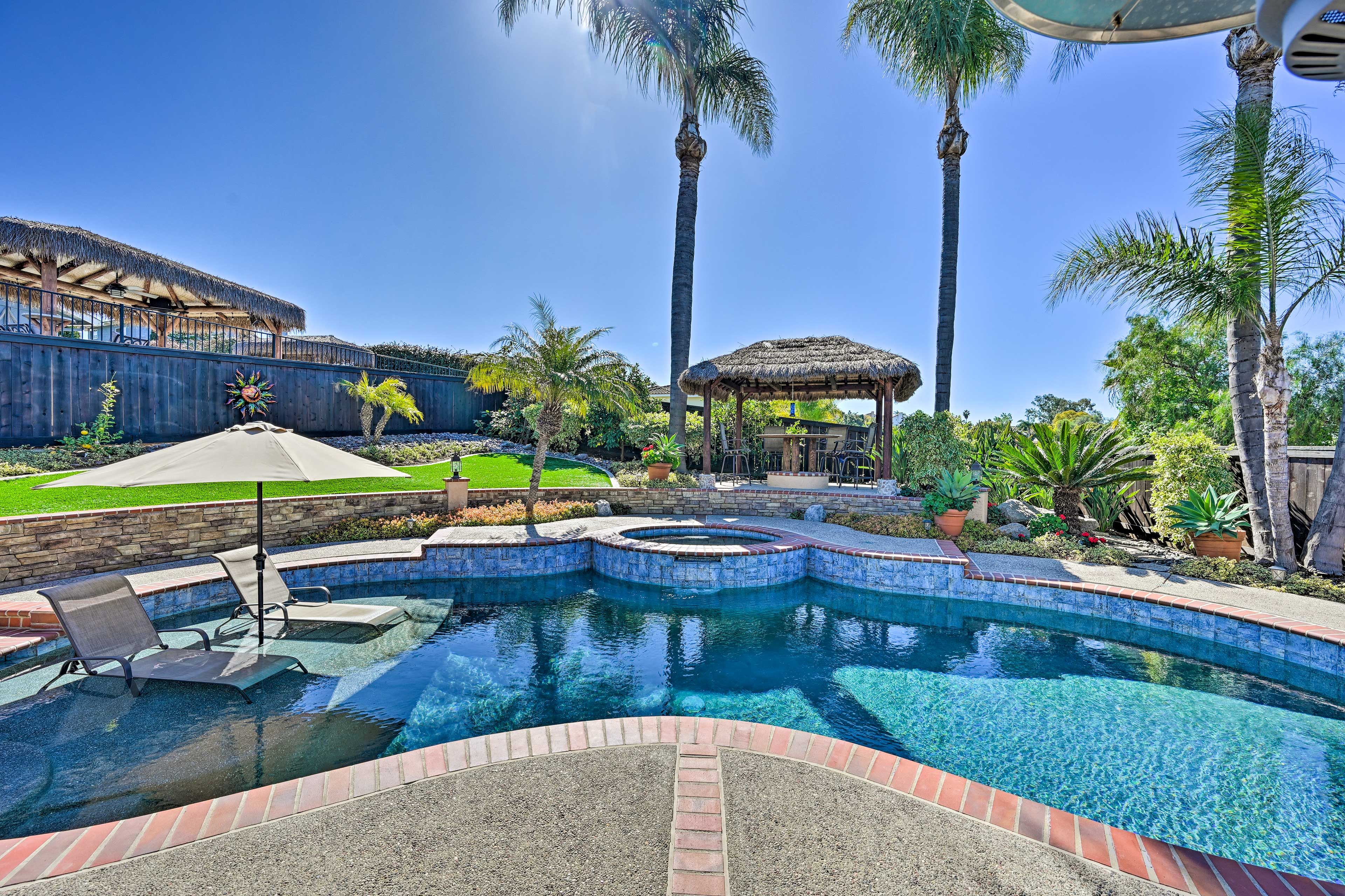 Private Pool (3'-5') | Spa (Not Heated)