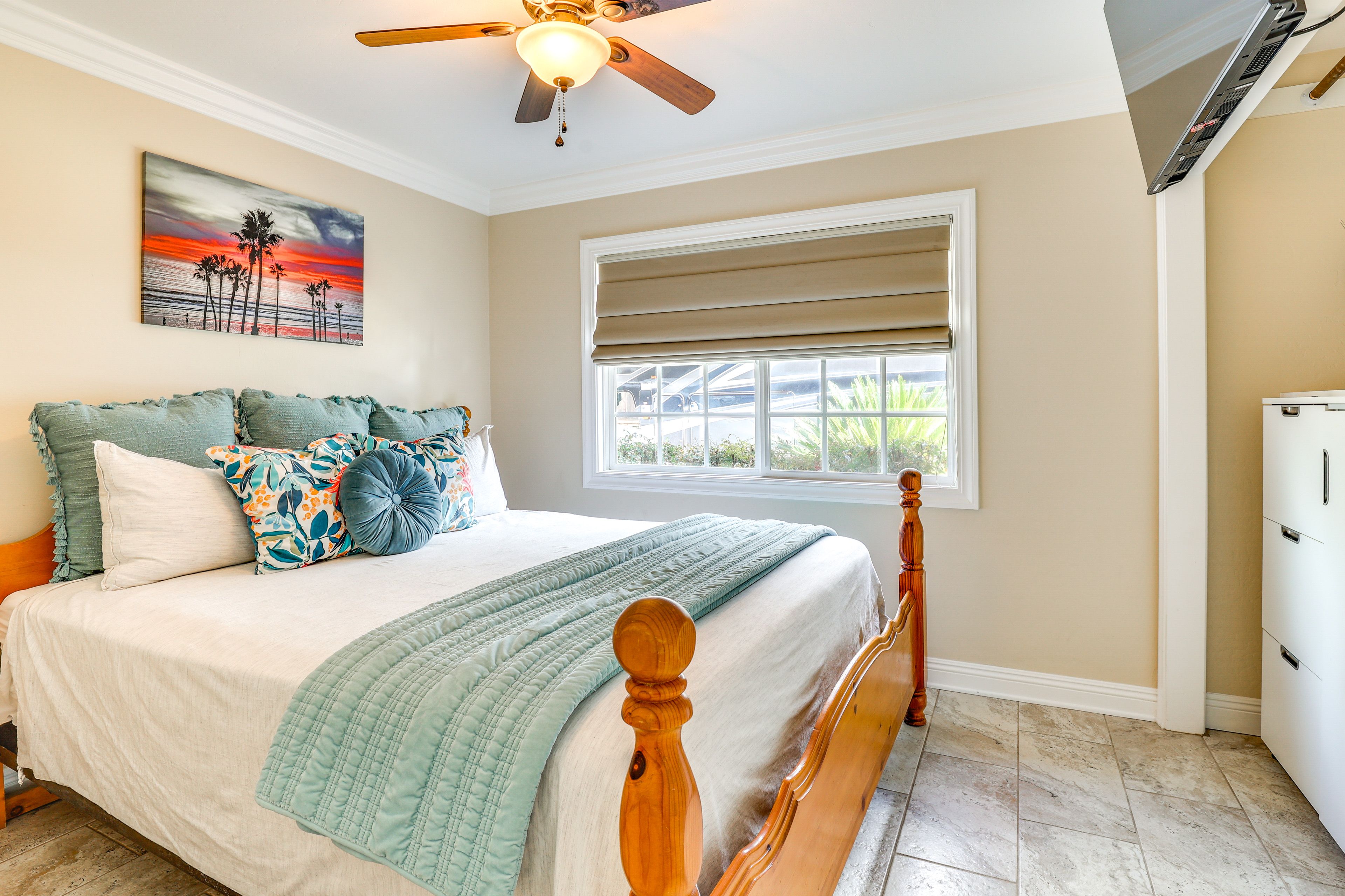 Bedroom 3 | King Bed