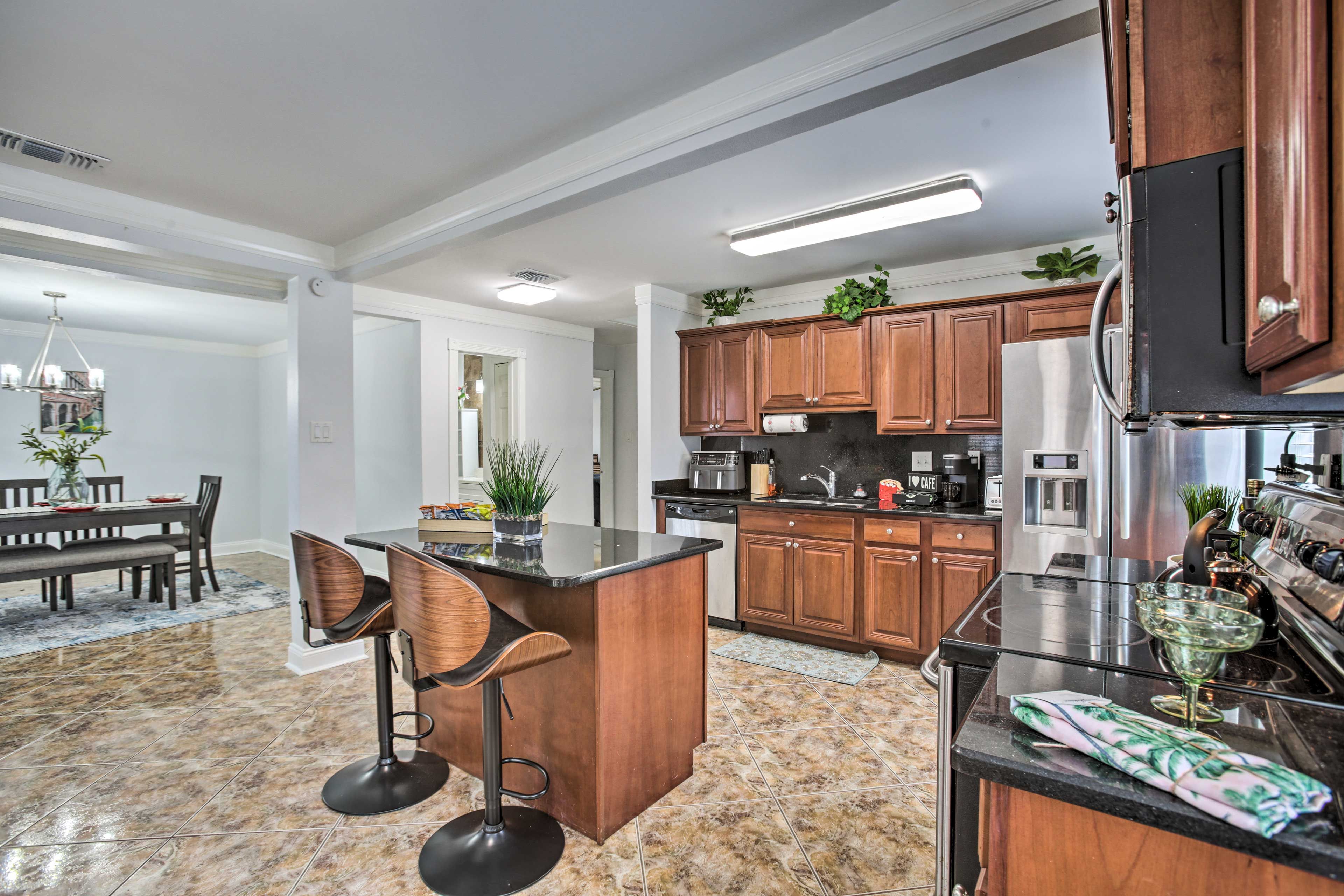 Kitchen | Cooking Basics | Coffee Maker | Dining Ara