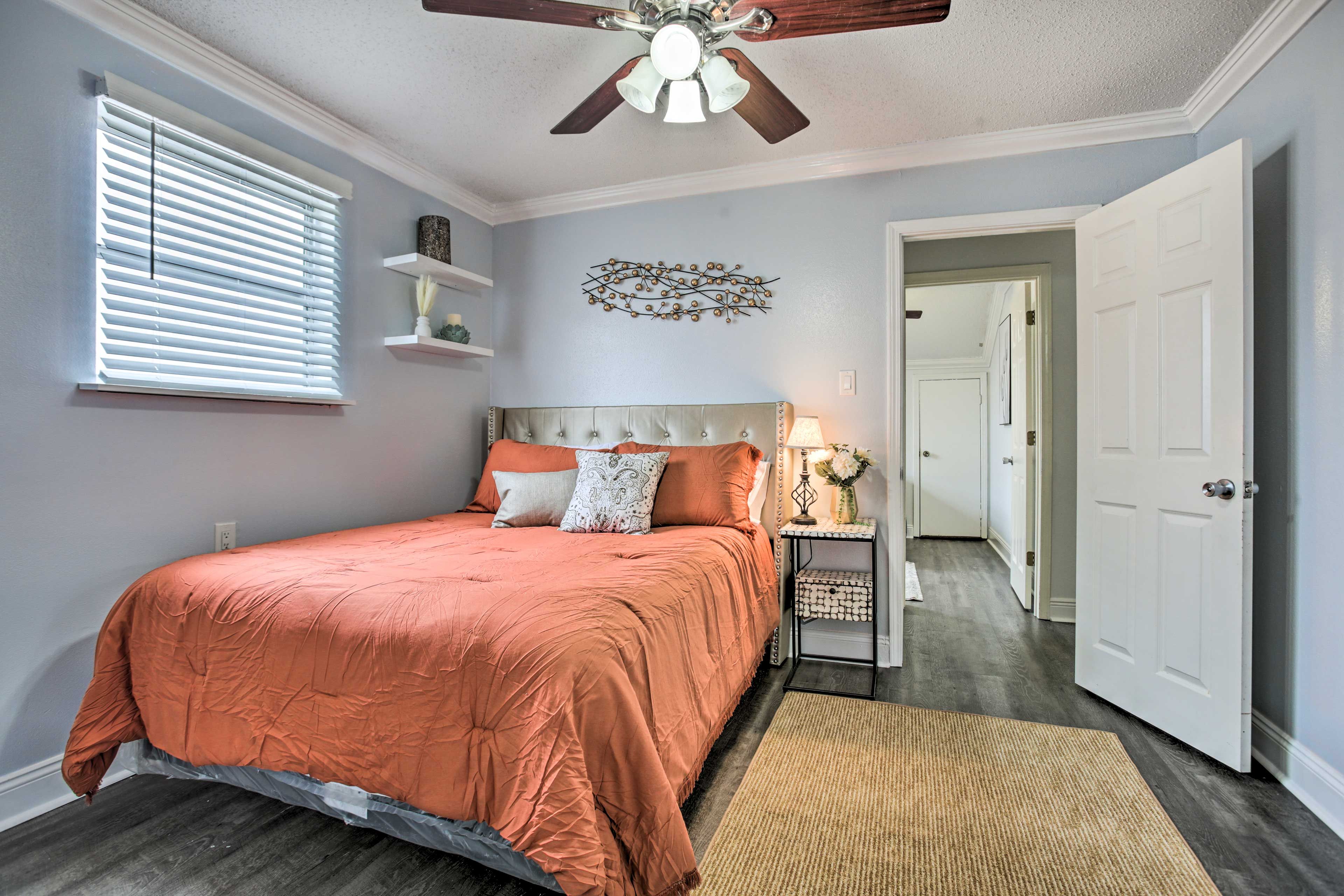 Bedroom 2 | 2nd Floor | Queen Bed