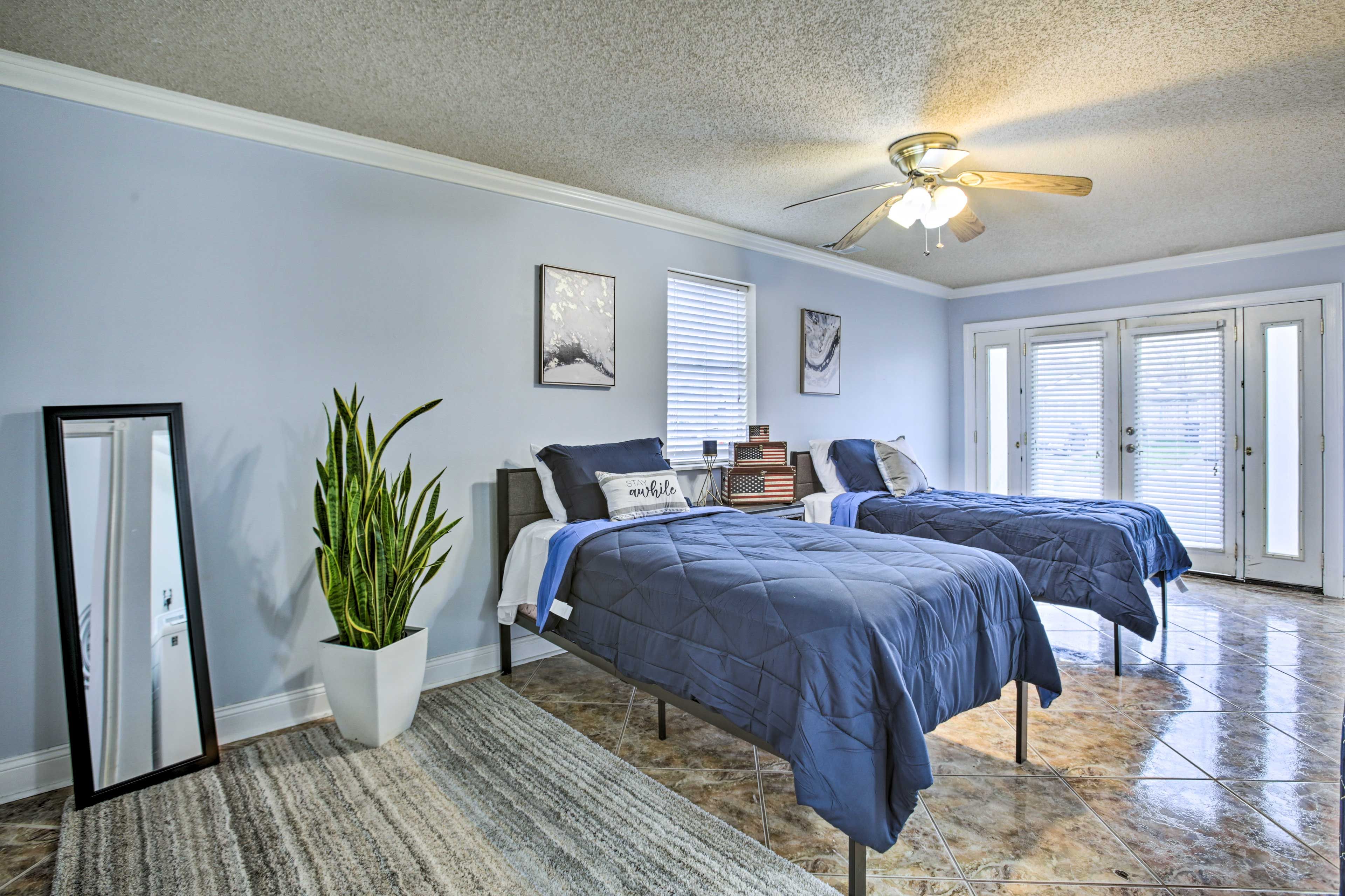 Den | 1st Floor | 2 Twin Beds | Washer & Dryer