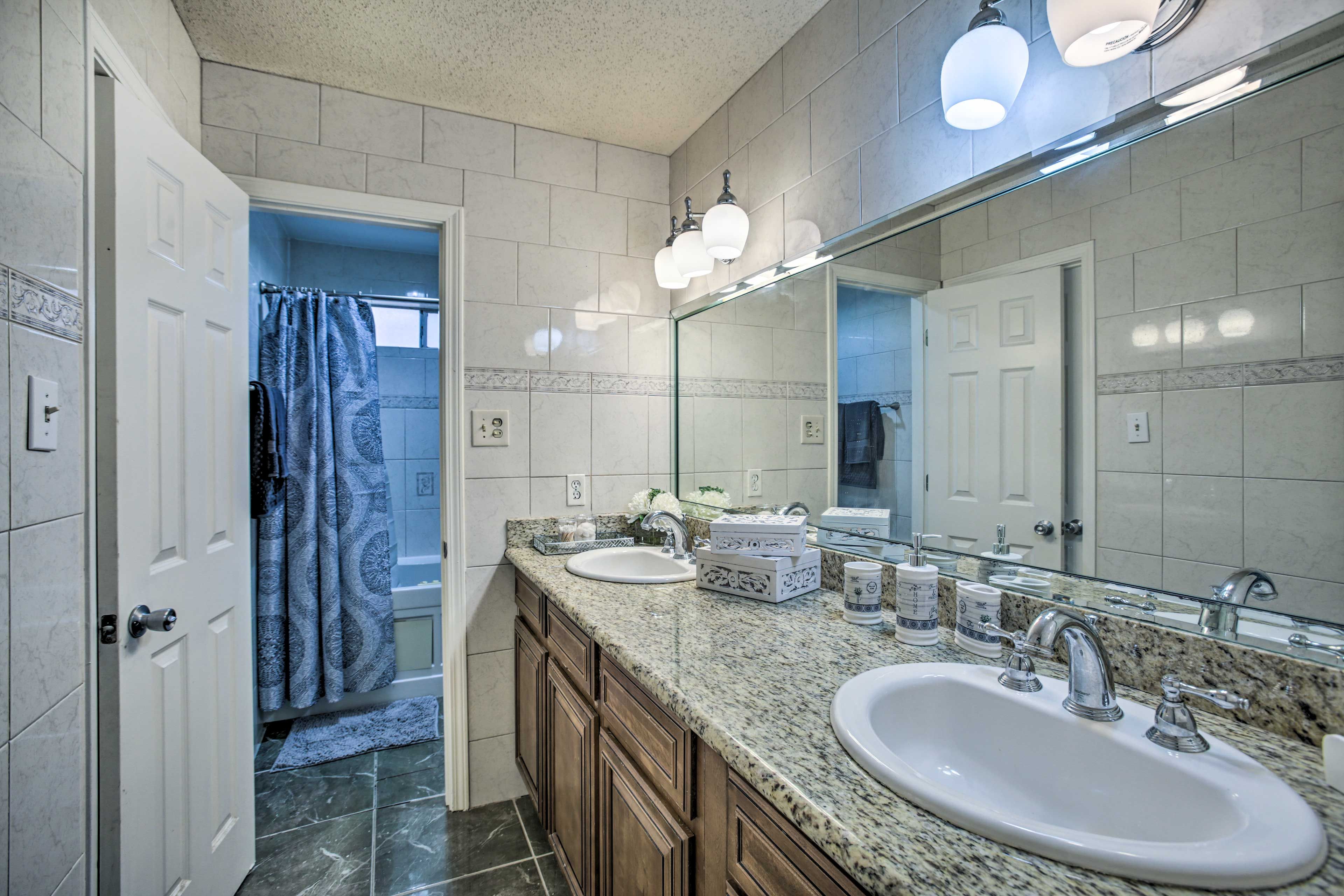 En-Suite Bathroom | Towels | Hair Dryer