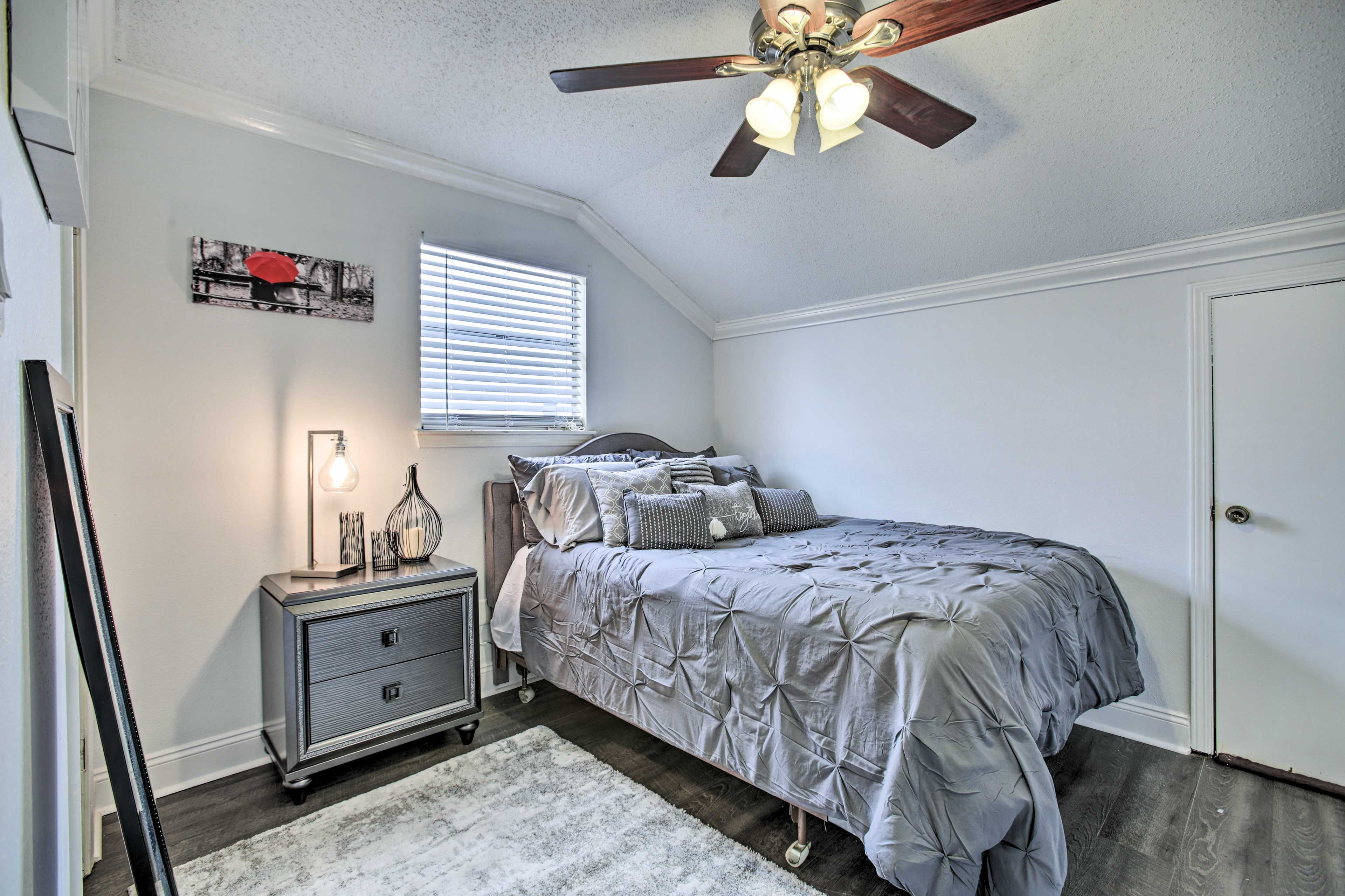 Bedroom 3 | 2nd Floor | Queen Bed