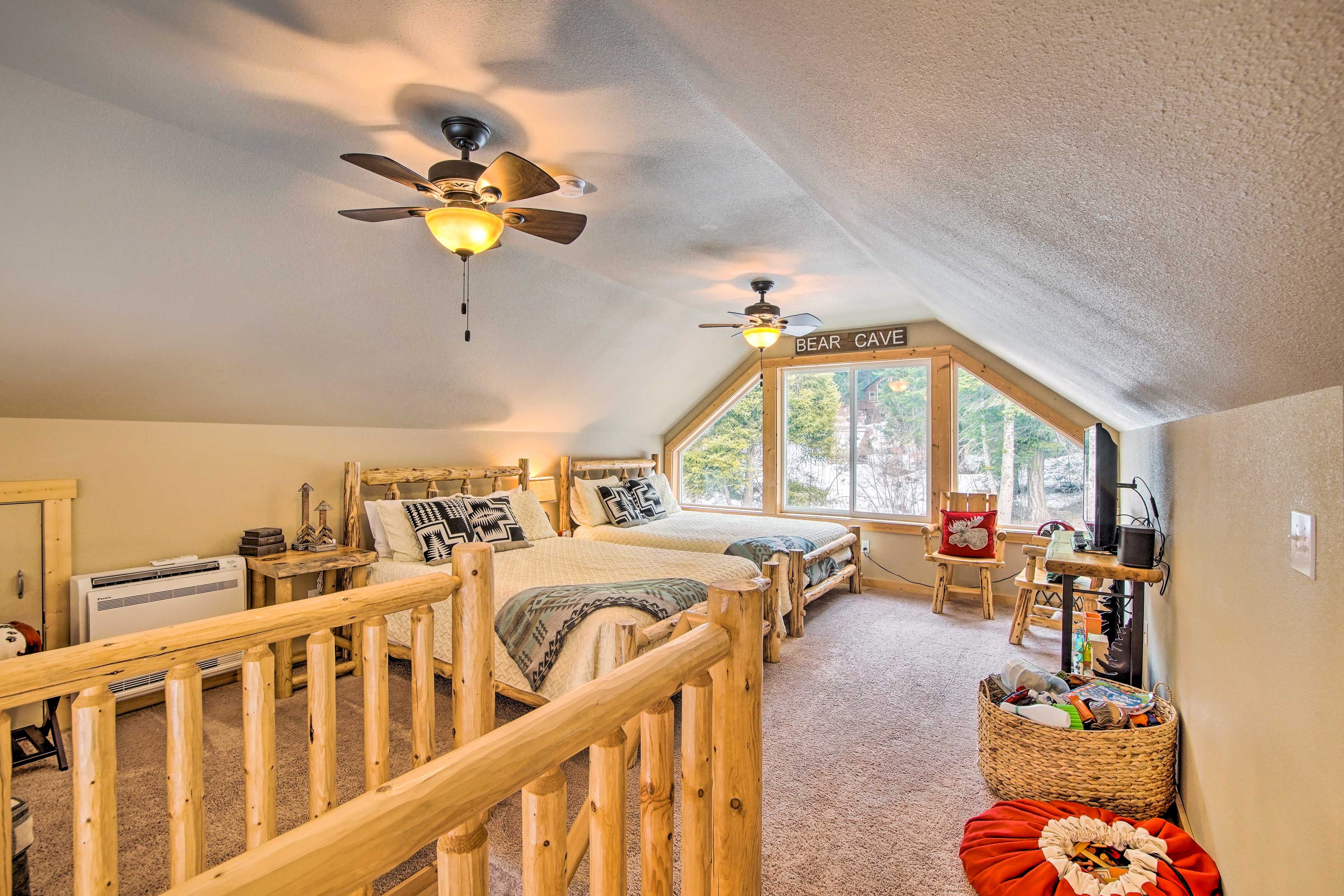 Loft | 2 Queen Beds | Twin Bed | Linens Provided