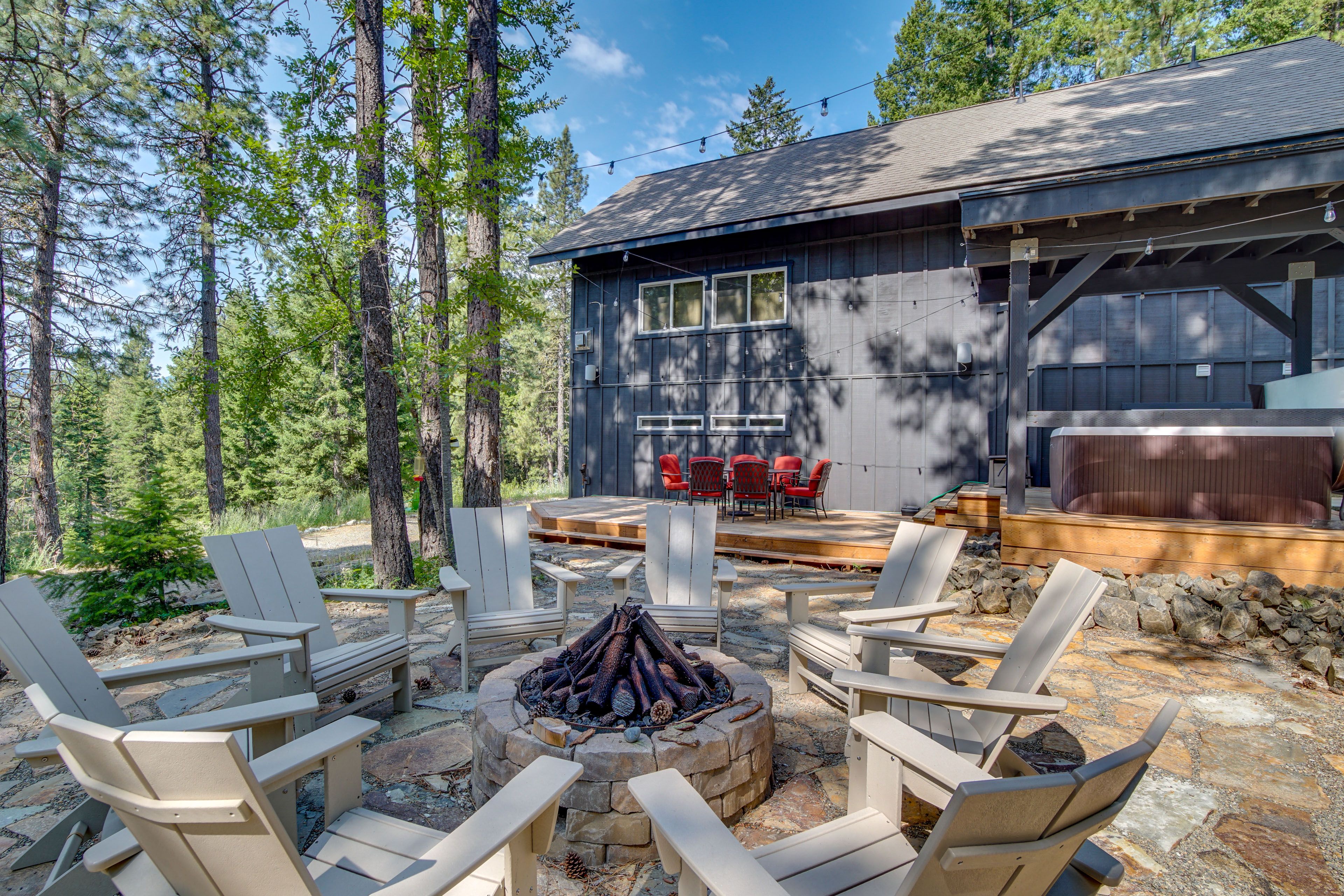 Fire Pit | 1 Mi to Roslyn Ridge Activity Center