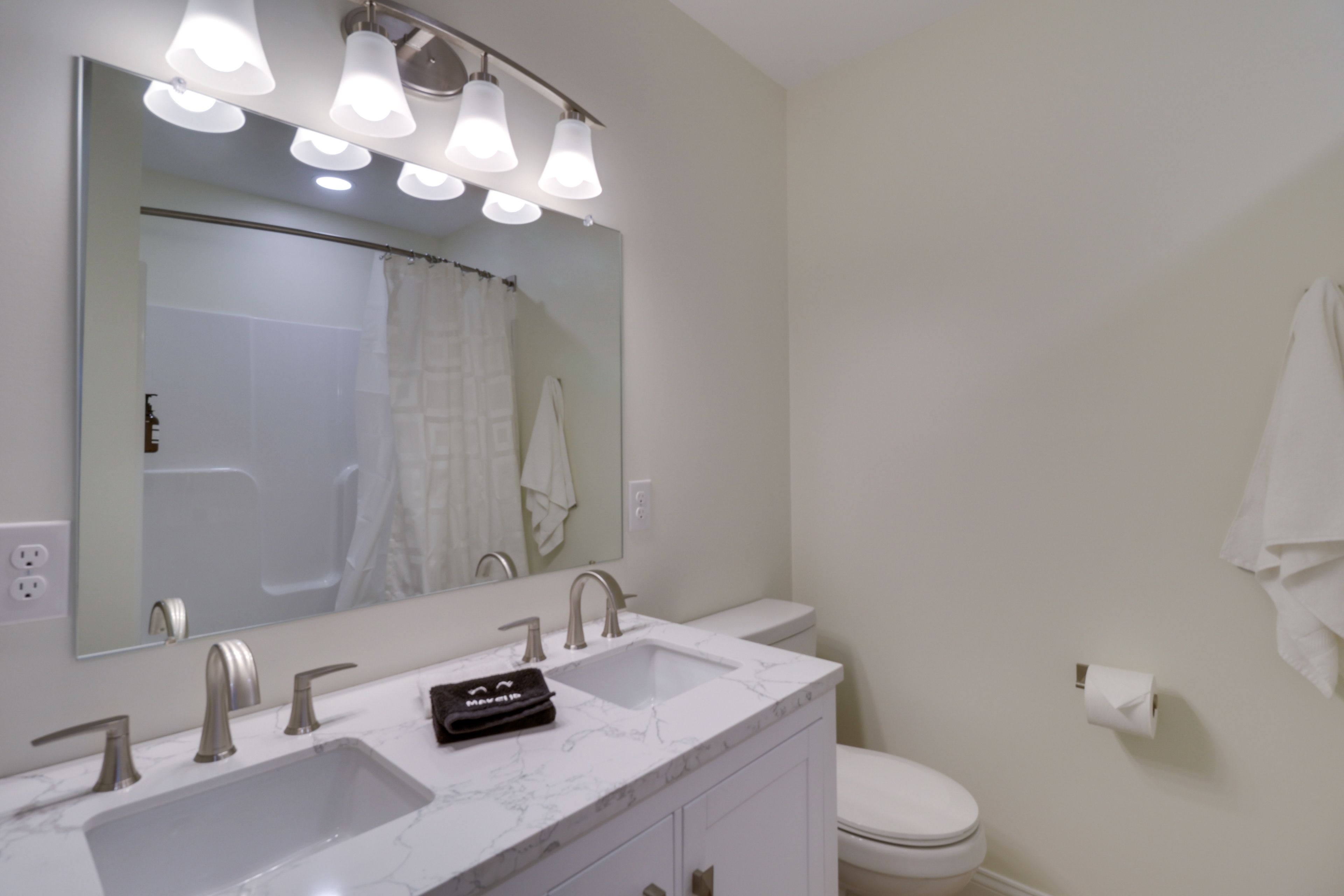 Full Bathroom
